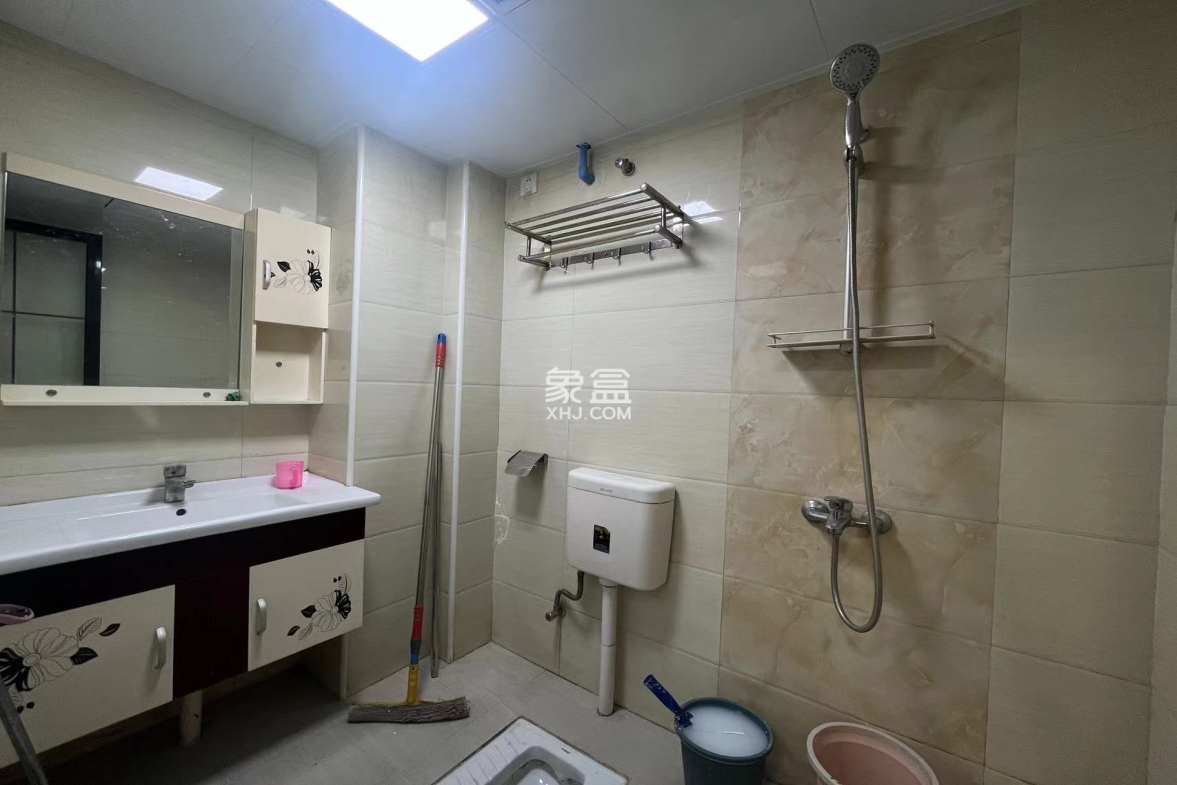 星城新宇颐景苑  1室1厅1卫    1650.0元/月 星城新宇颐景苑  1室1厅1卫    1650.0元/月室内图