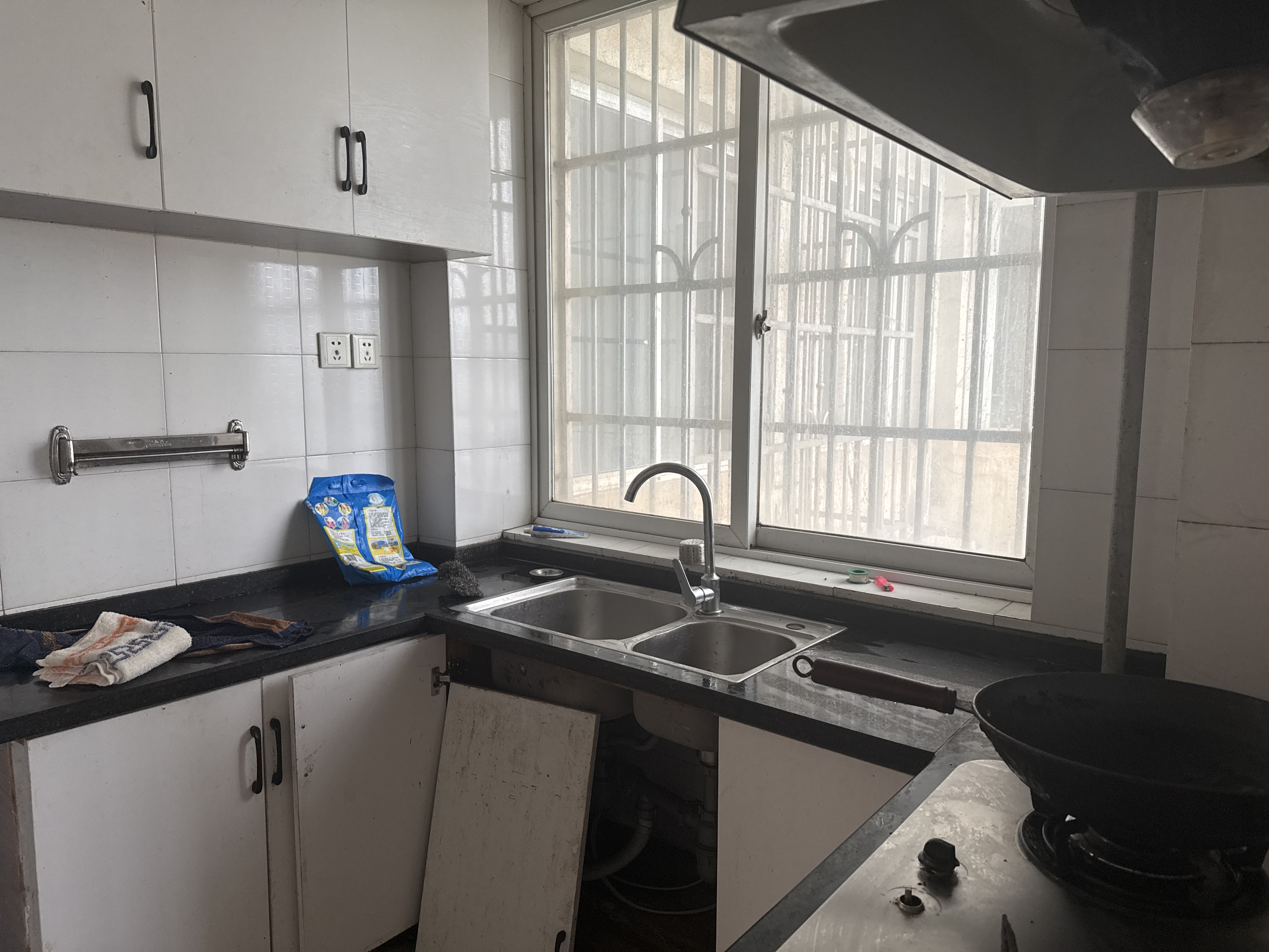 刀剪厂住宅小区 3室2厅2卫 1600.0元/月 刀剪厂住宅小区 3室2厅2卫 1600.0元/月室内图