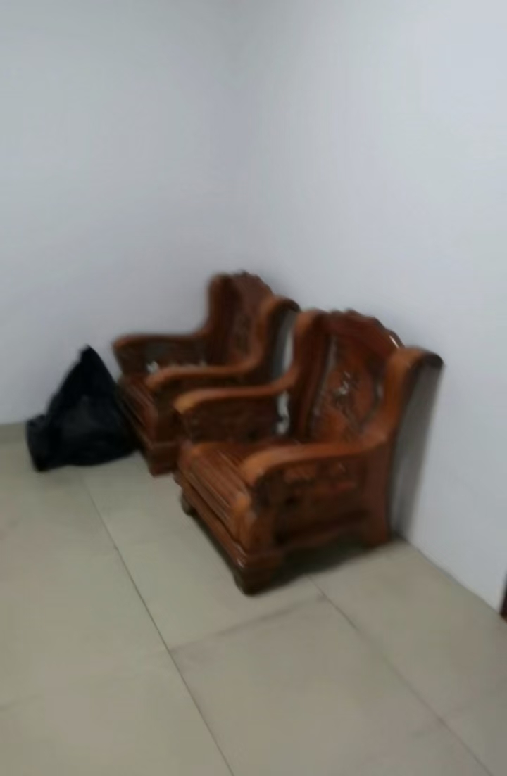 东进小区 4室2厅1卫 2100.0元/月 东进小区 4室2厅1卫 2100.0元/月室内图