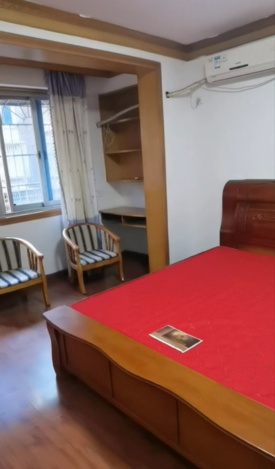 东进小区 4室2厅1卫 2100.0元/月 东进小区 4室2厅1卫 2100.0元/月室内图