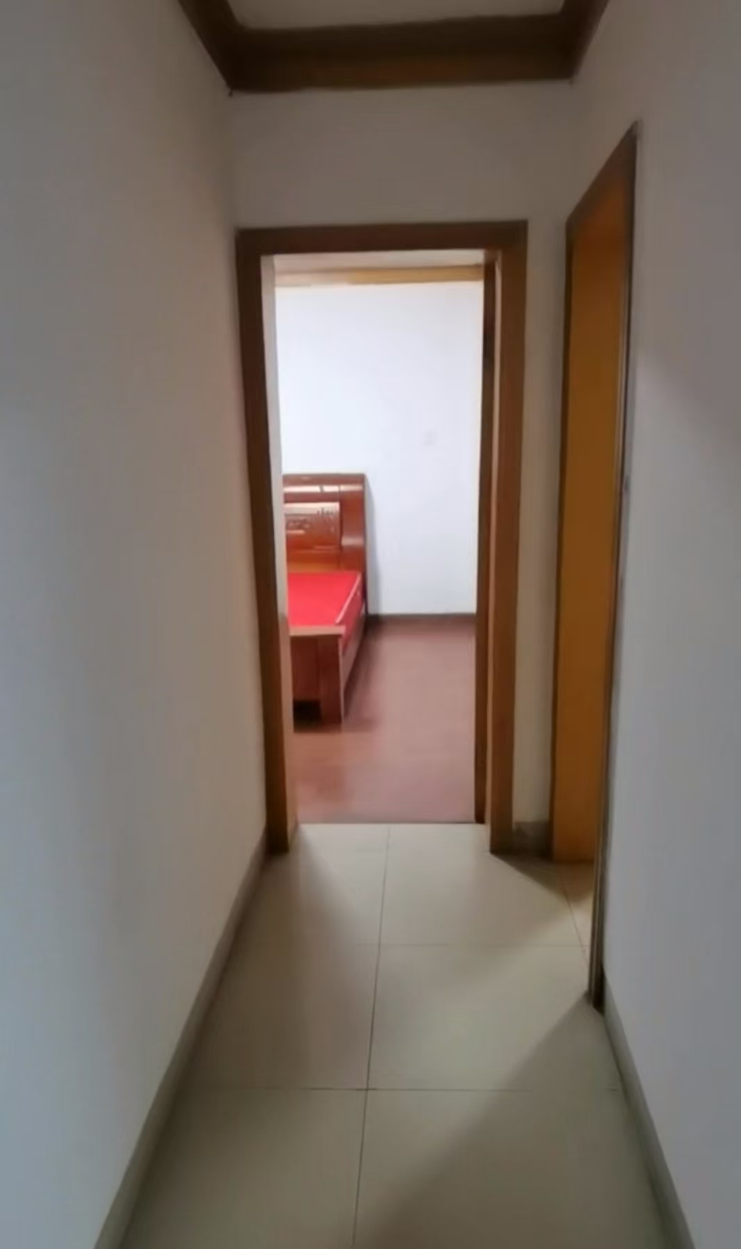 东进小区 4室2厅1卫 2100.0元/月 东进小区 4室2厅1卫 2100.0元/月室内图