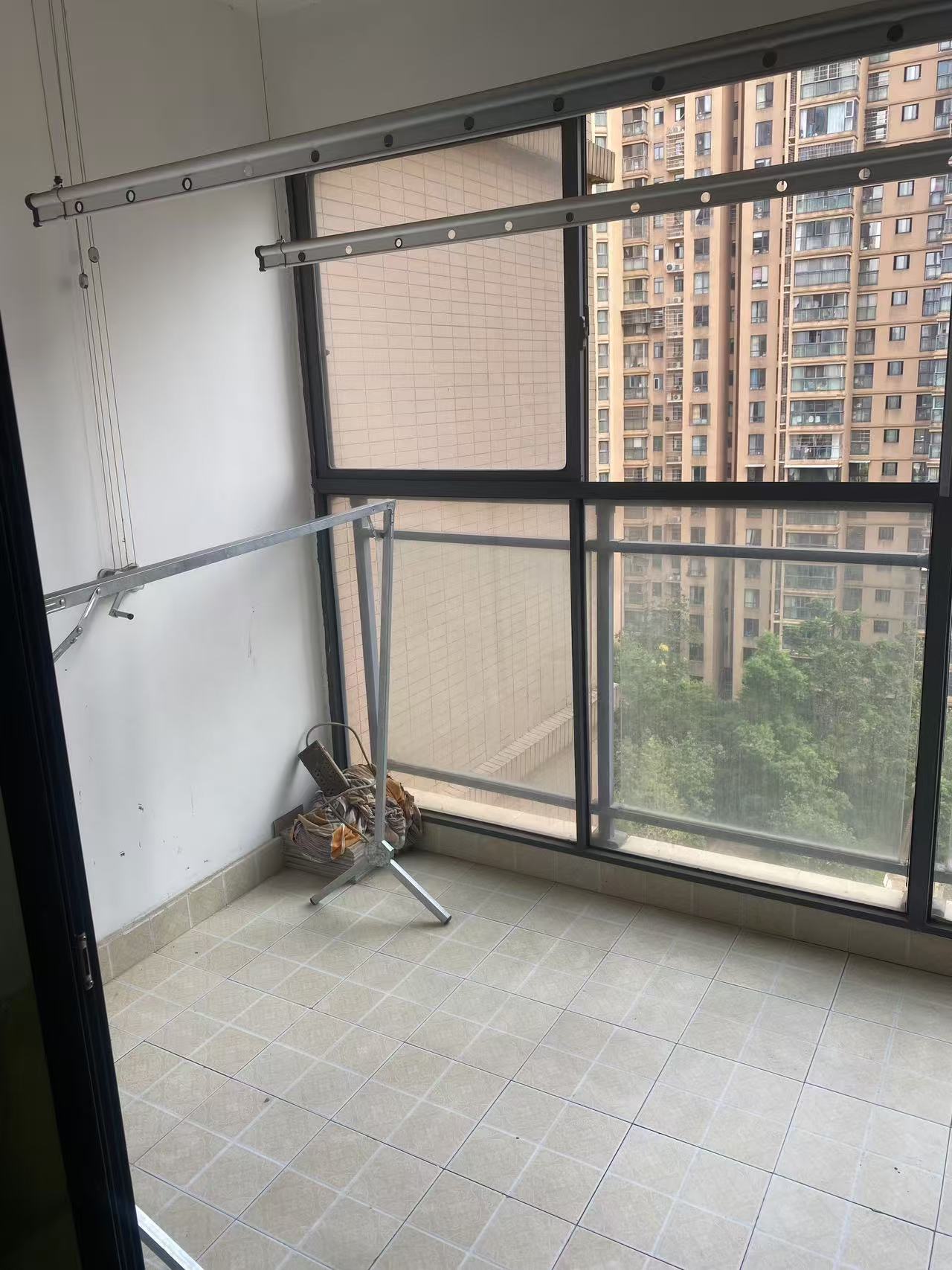 江河双水湾 3室2厅1卫 2500.0元/月 江河双水湾 3室2厅1卫 2500.0元/月室内图