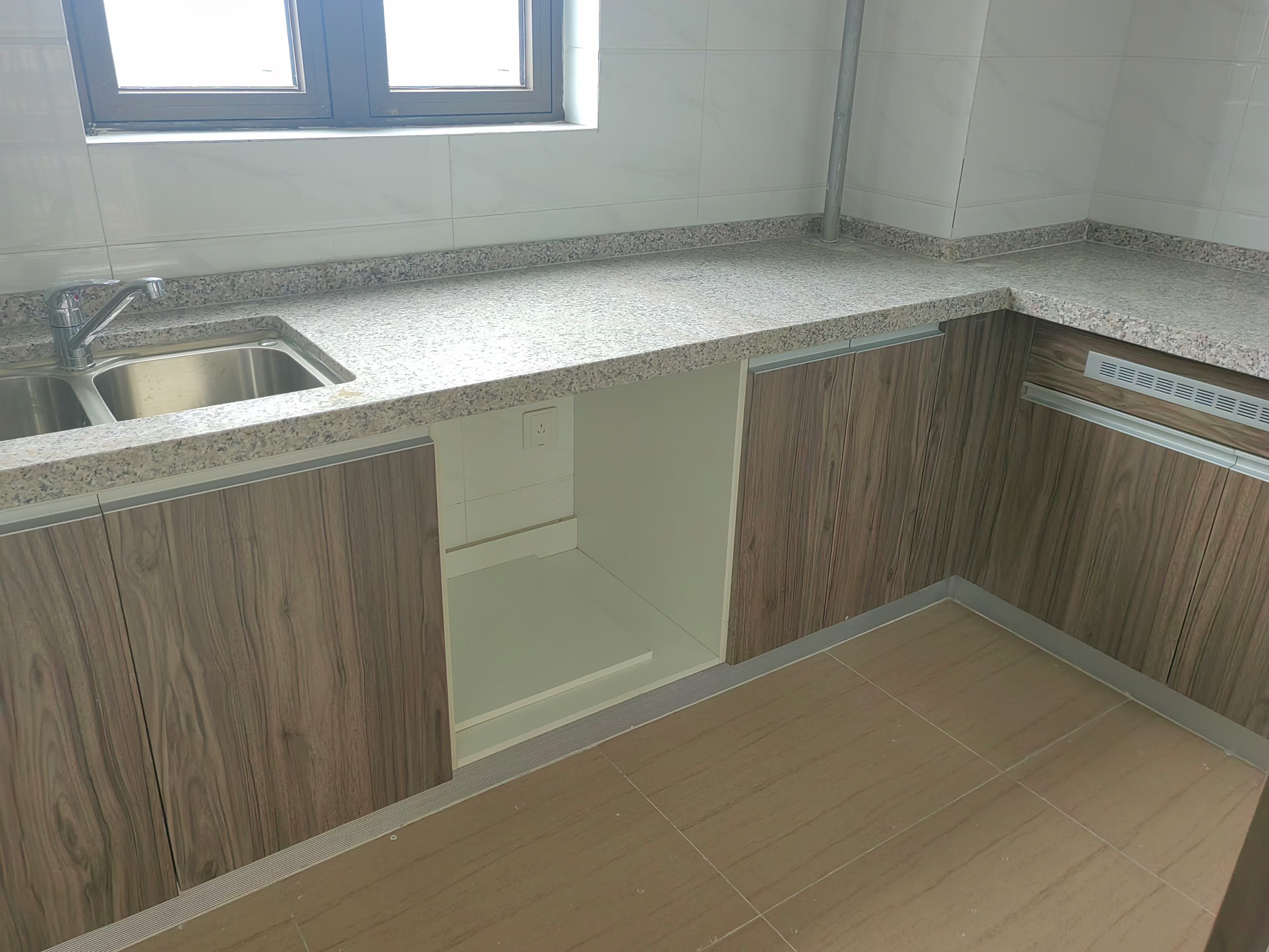 碧桂园公园壹号(凯怡茗苑) 3室2厅1卫 1600.0元/月 碧桂园公园壹号(凯怡茗苑) 3室2厅1卫 1600.0元/月室内图