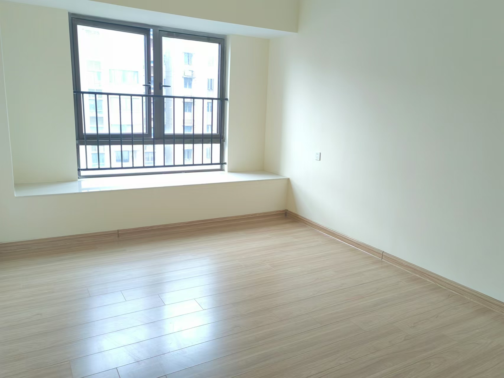 碧桂园公园壹号(凯怡茗苑) 3室2厅1卫 1600.0元/月 碧桂园公园壹号(凯怡茗苑) 3室2厅1卫 1600.0元/月室内图