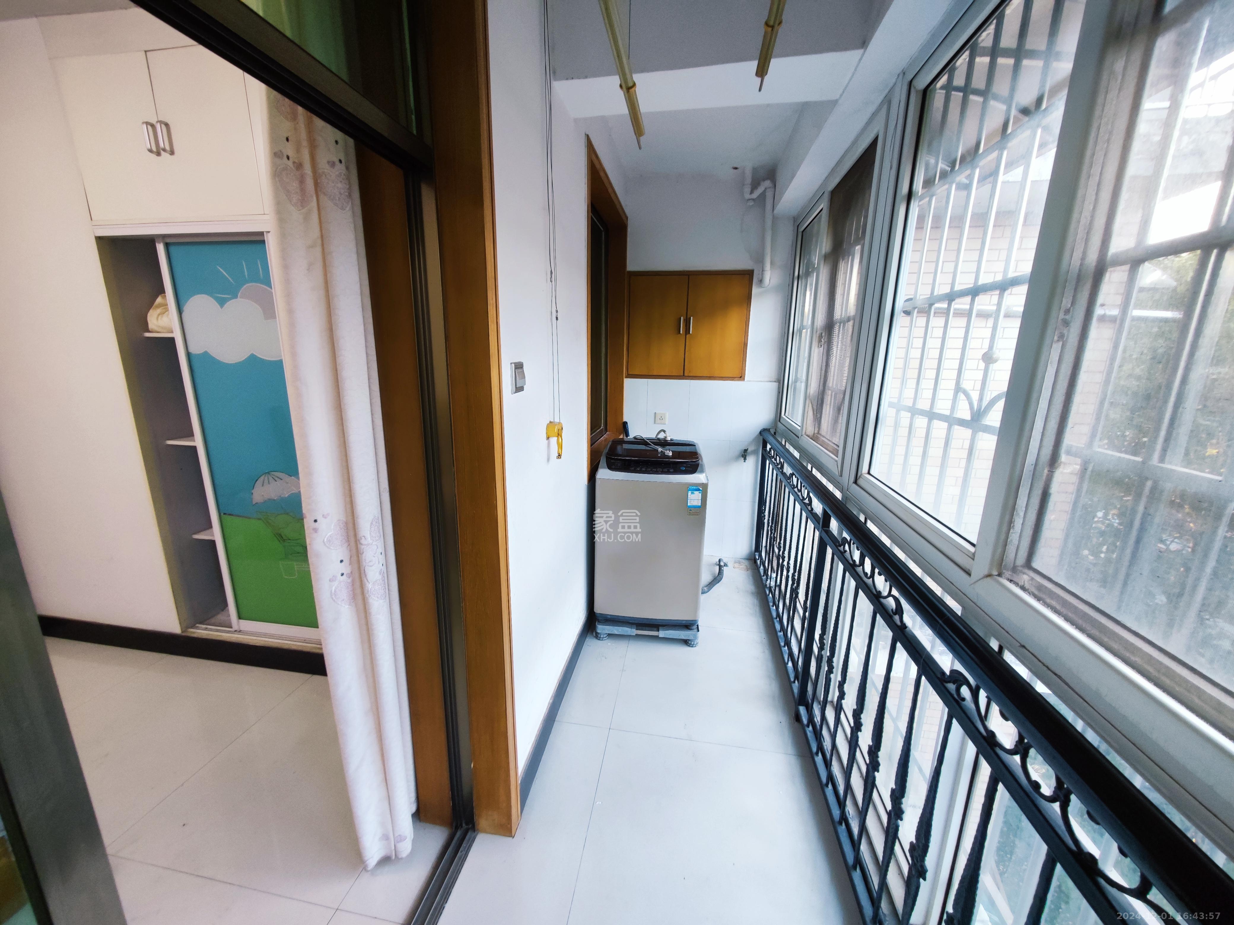 景香苑 3室2厅2卫 2200.0元/月 景香苑 3室2厅2卫 2200.0元/月室内图