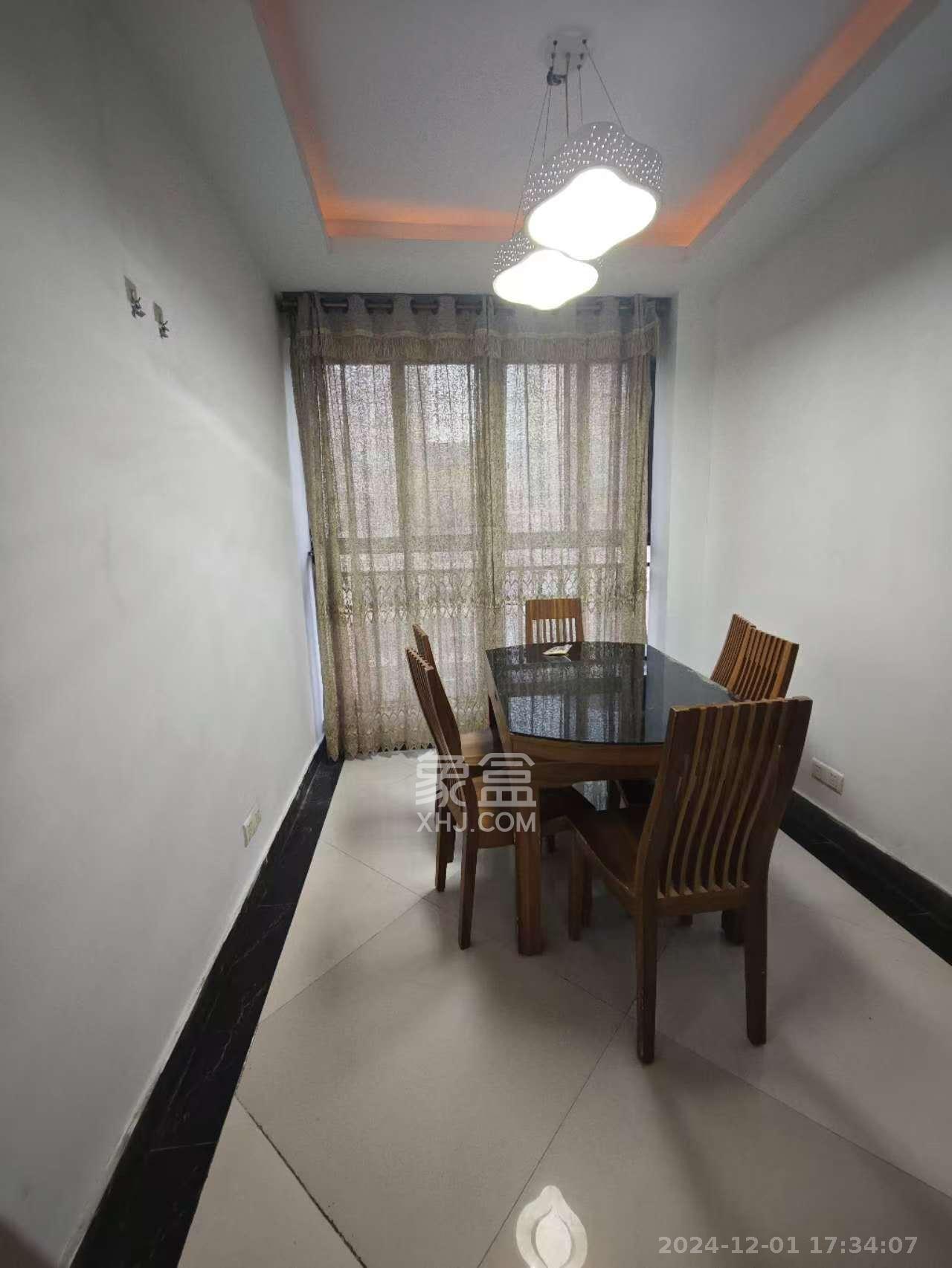 中城丽景香山园 4室2厅2卫 3500.0元/月 中城丽景香山园 4室2厅2卫 3500.0元/月室内图