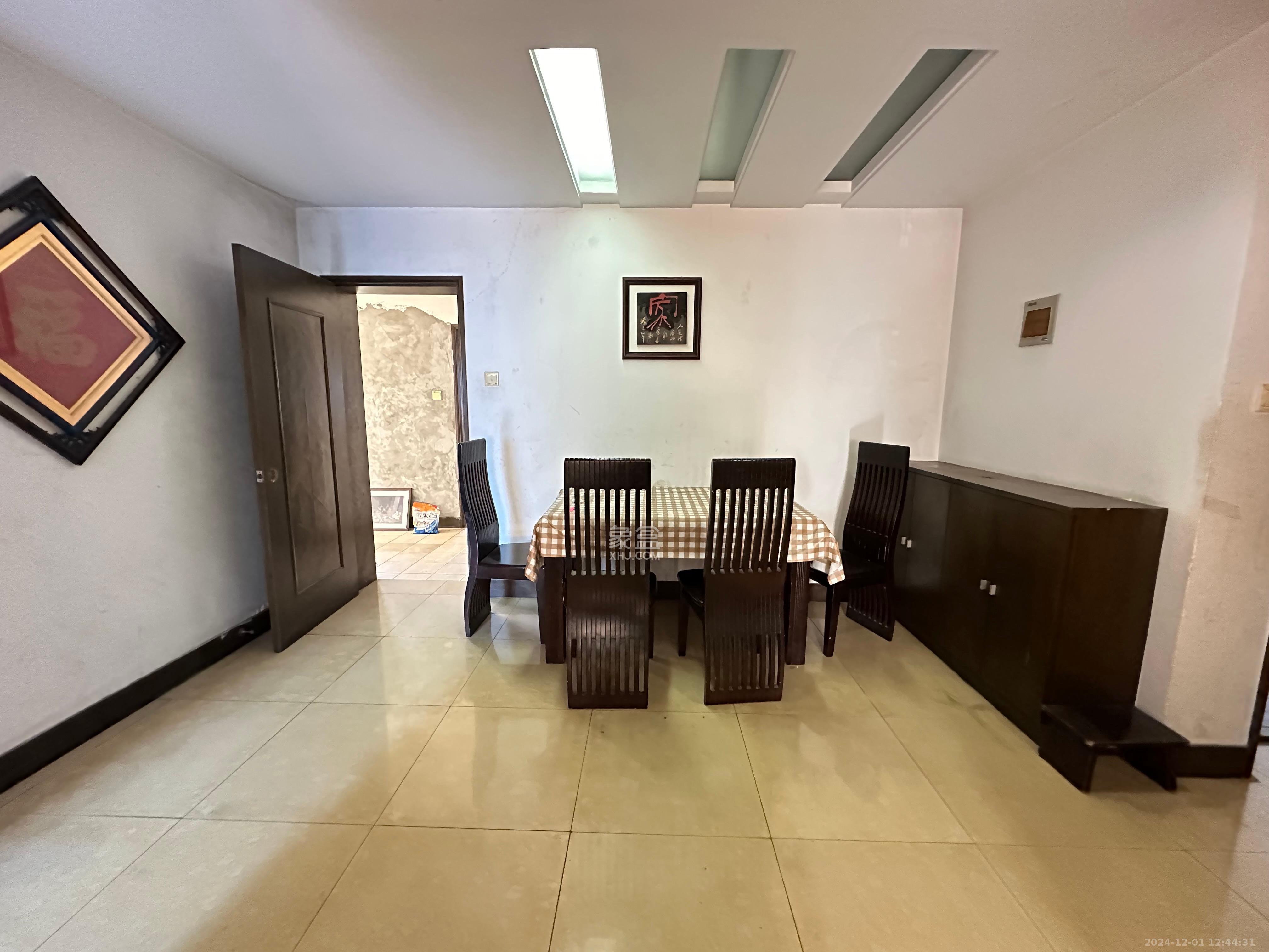 四方小区 3室2厅1卫 1600.0元/月 四方小区 3室2厅1卫 1600.0元/月室内图