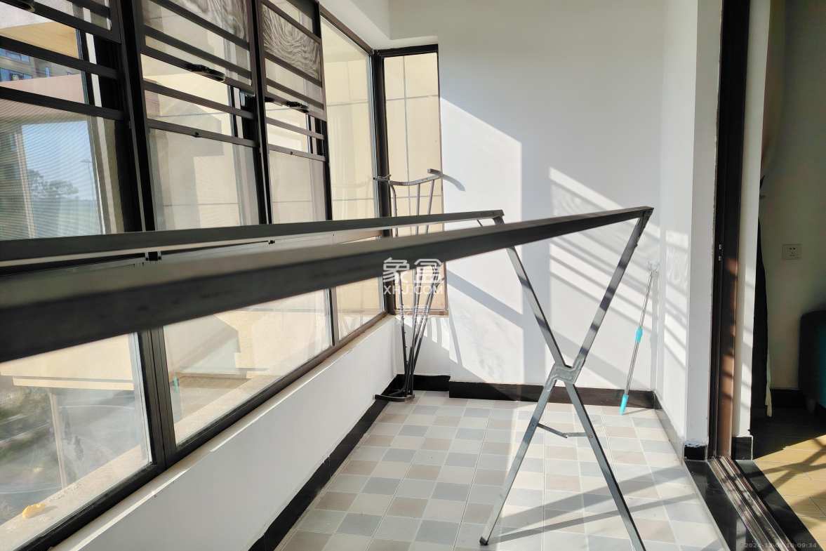 山语城三期  1室2厅1卫    2400.0元/月 山语城三期  1室2厅1卫    2400.0元/月室内图