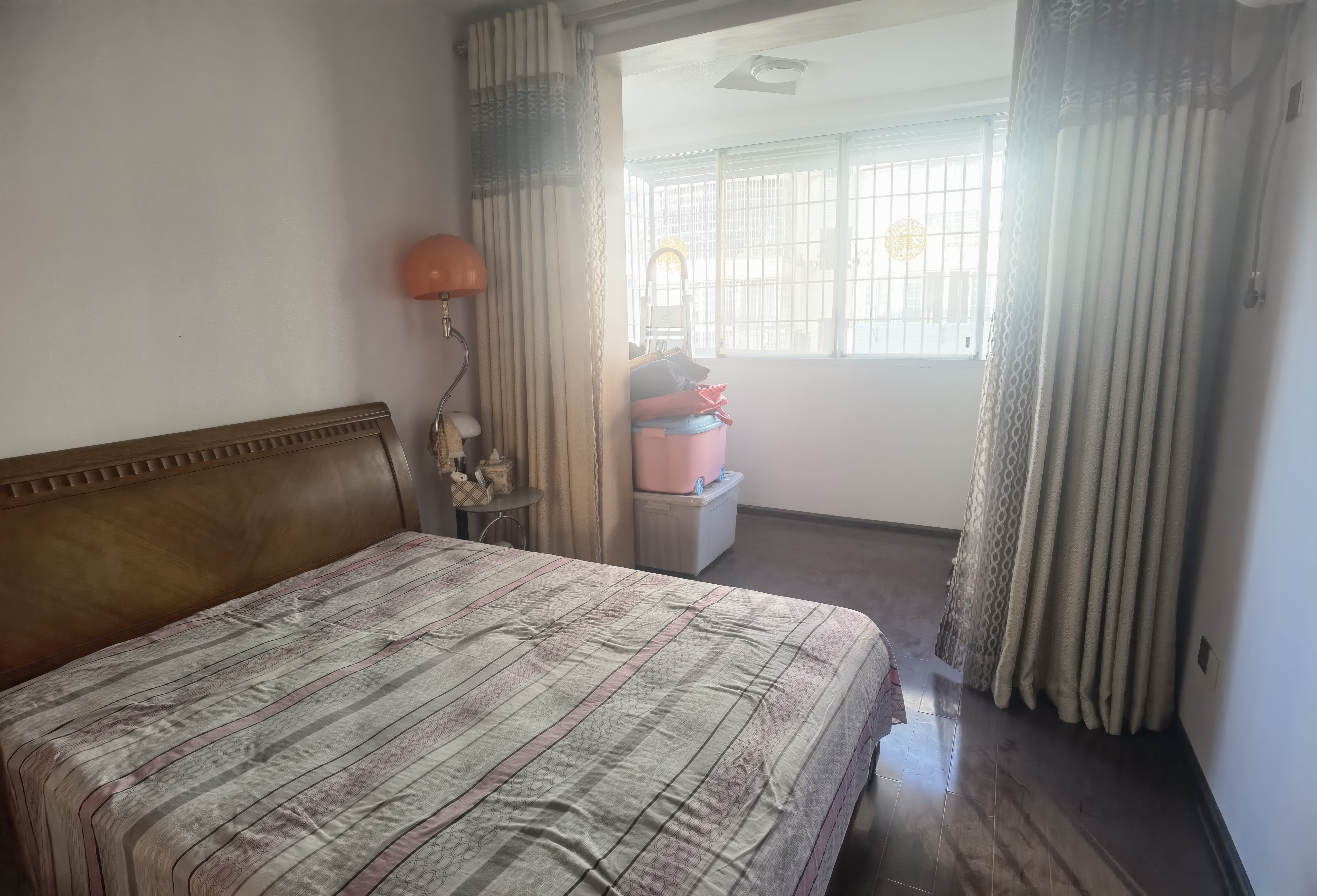 世纪花园  3室2厅2卫    54.8万 世纪花园  3室2厅2卫    54.8万客厅