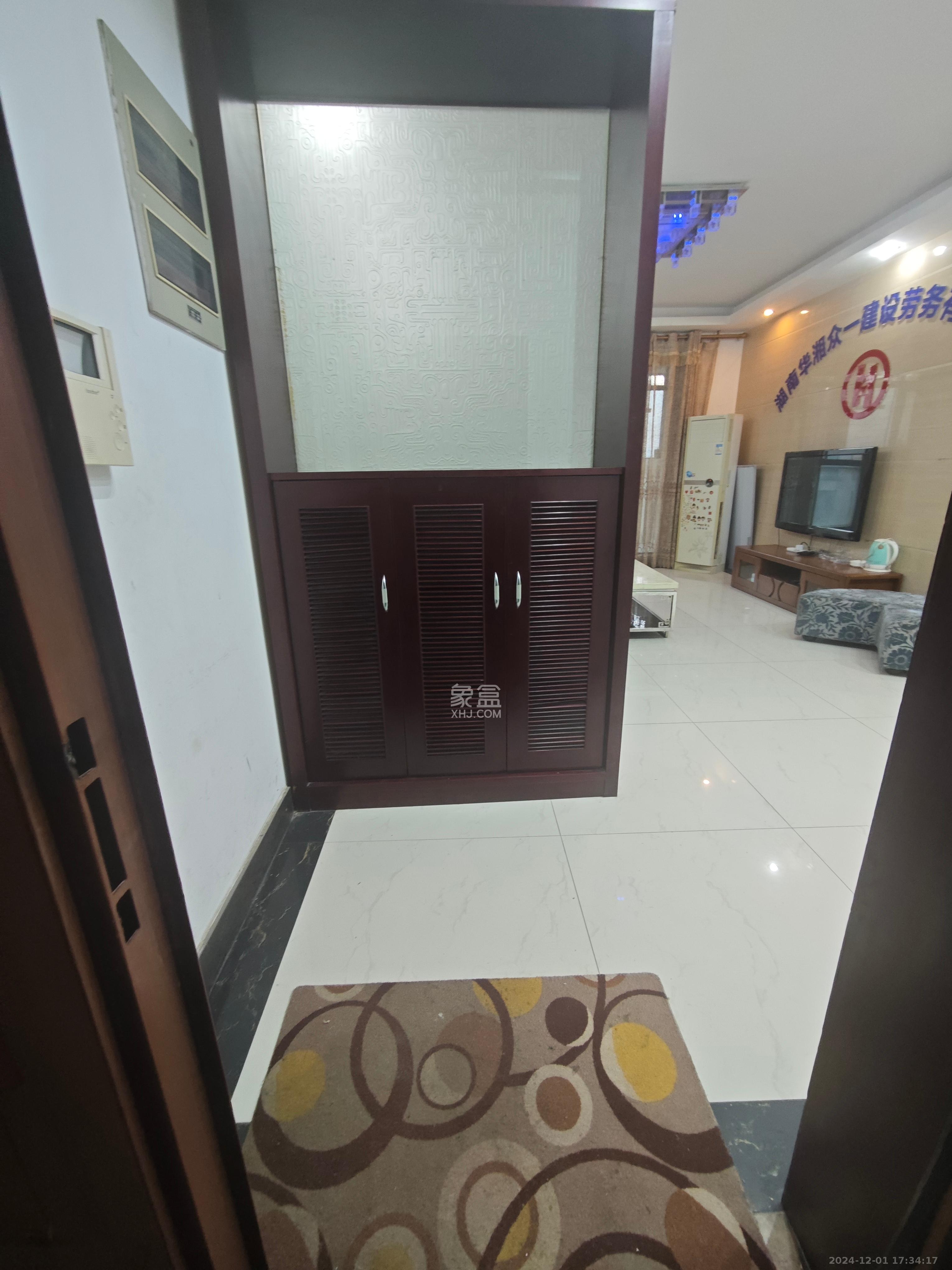 中城丽景香山园 4室2厅2卫 3500.0元/月 中城丽景香山园 4室2厅2卫 3500.0元/月室内图