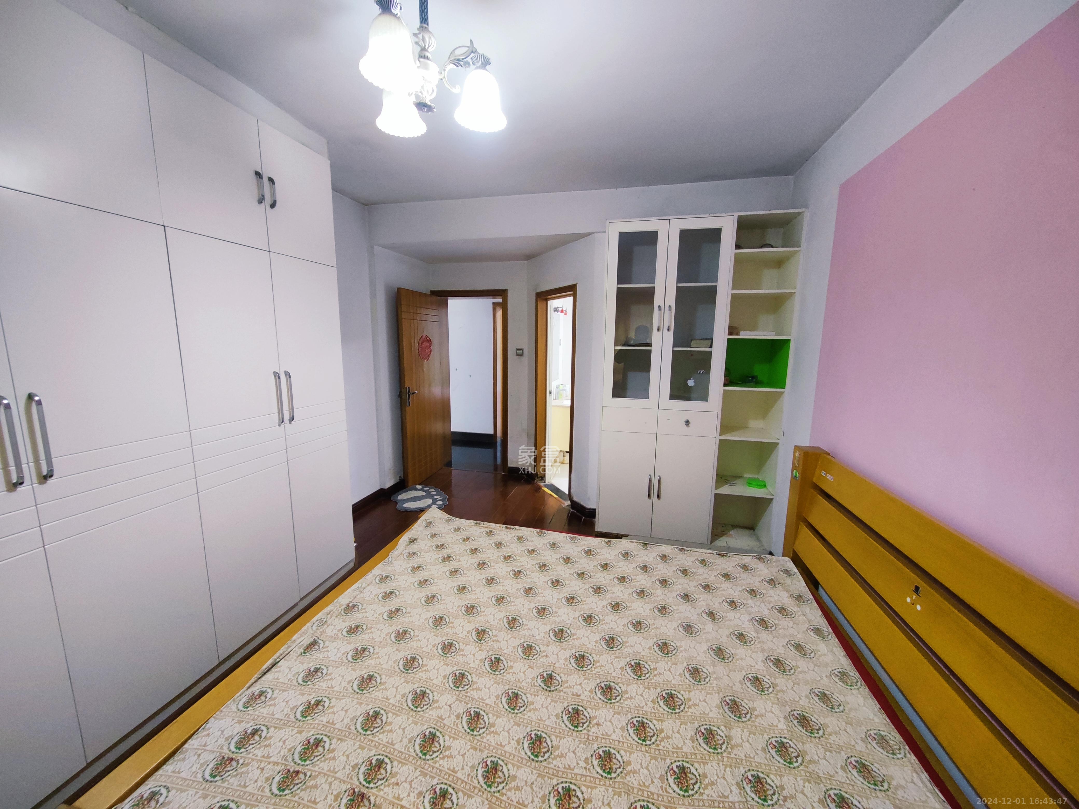 景香苑 3室2厅2卫 2200.0元/月 景香苑 3室2厅2卫 2200.0元/月室内图