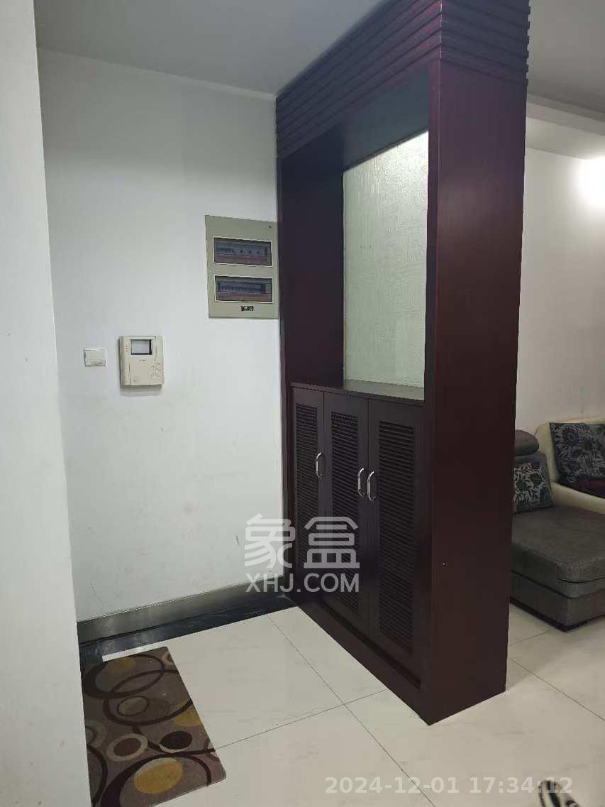 中城丽景香山园 4室2厅2卫 3500.0元/月 中城丽景香山园 4室2厅2卫 3500.0元/月室内图