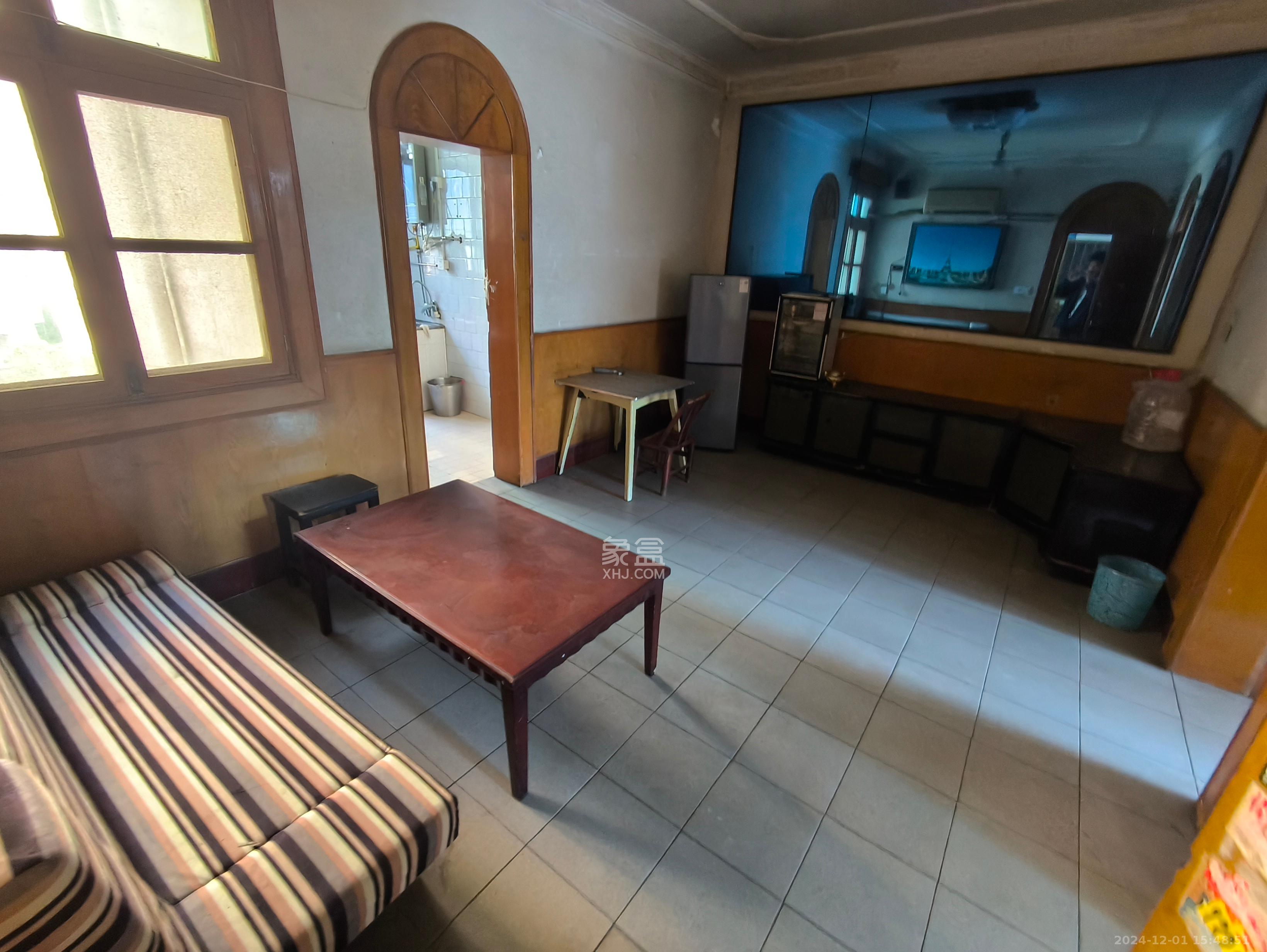 化油器厂宿舍 2室1厅1卫 1500.0元/月 化油器厂宿舍 2室1厅1卫 1500.0元/月室内图