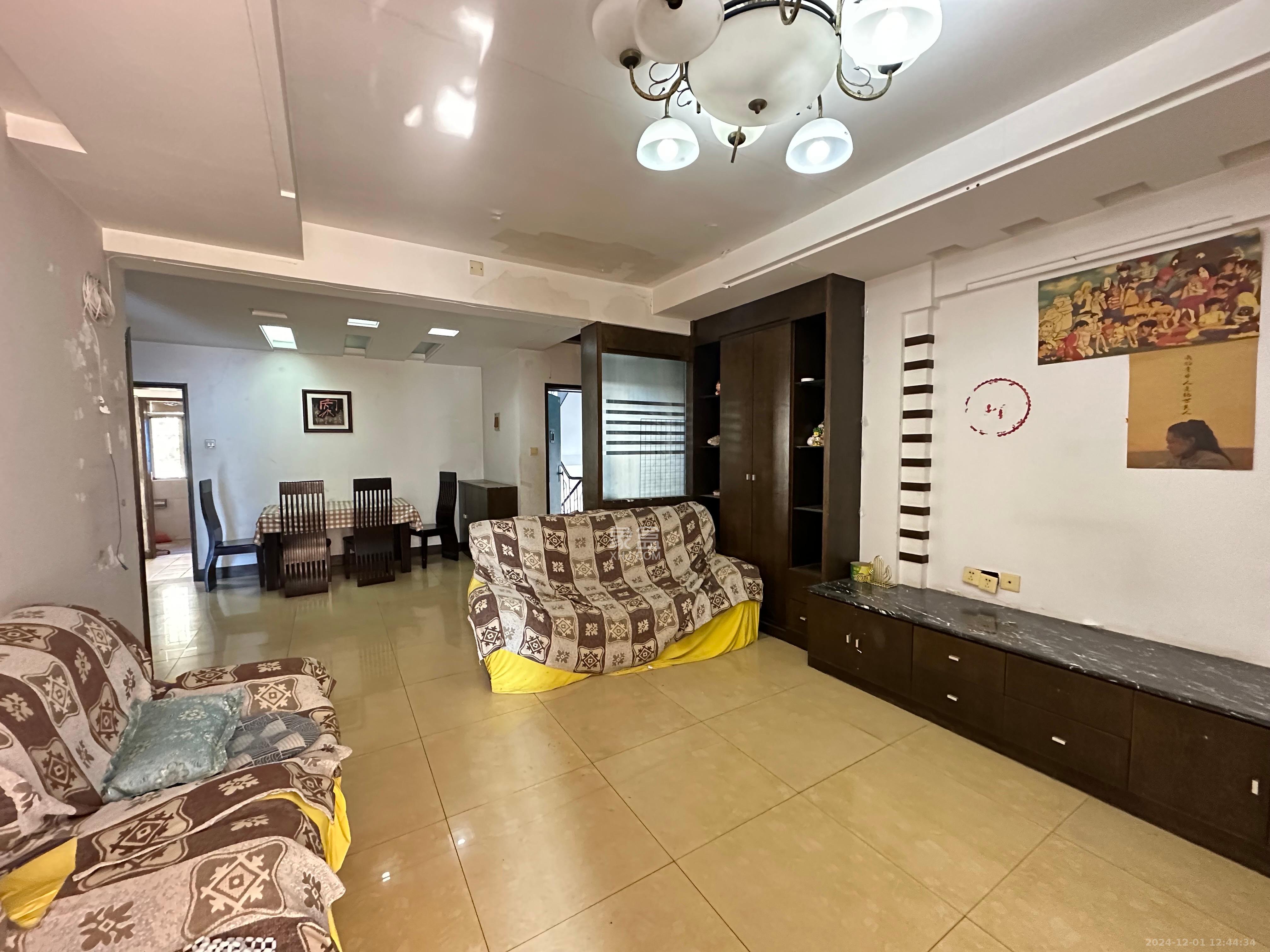 四方小区 3室2厅1卫 1600.0元/月 四方小区 3室2厅1卫 1600.0元/月室内图