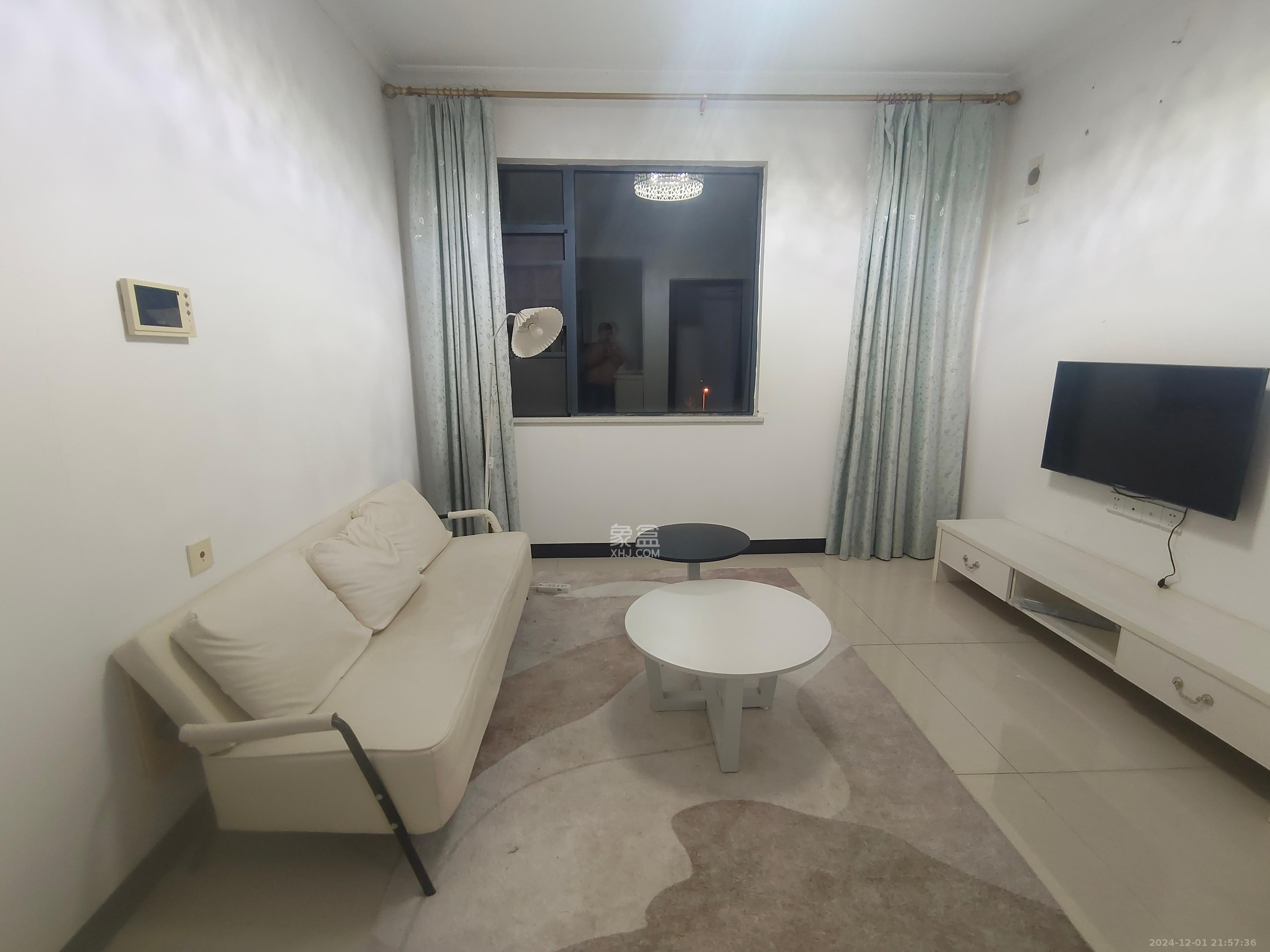 秀峰景园(领秀峰) 2室2厅1卫 1600.0元/月 秀峰景园(领秀峰) 2室2厅1卫 1600.0元/月室内图