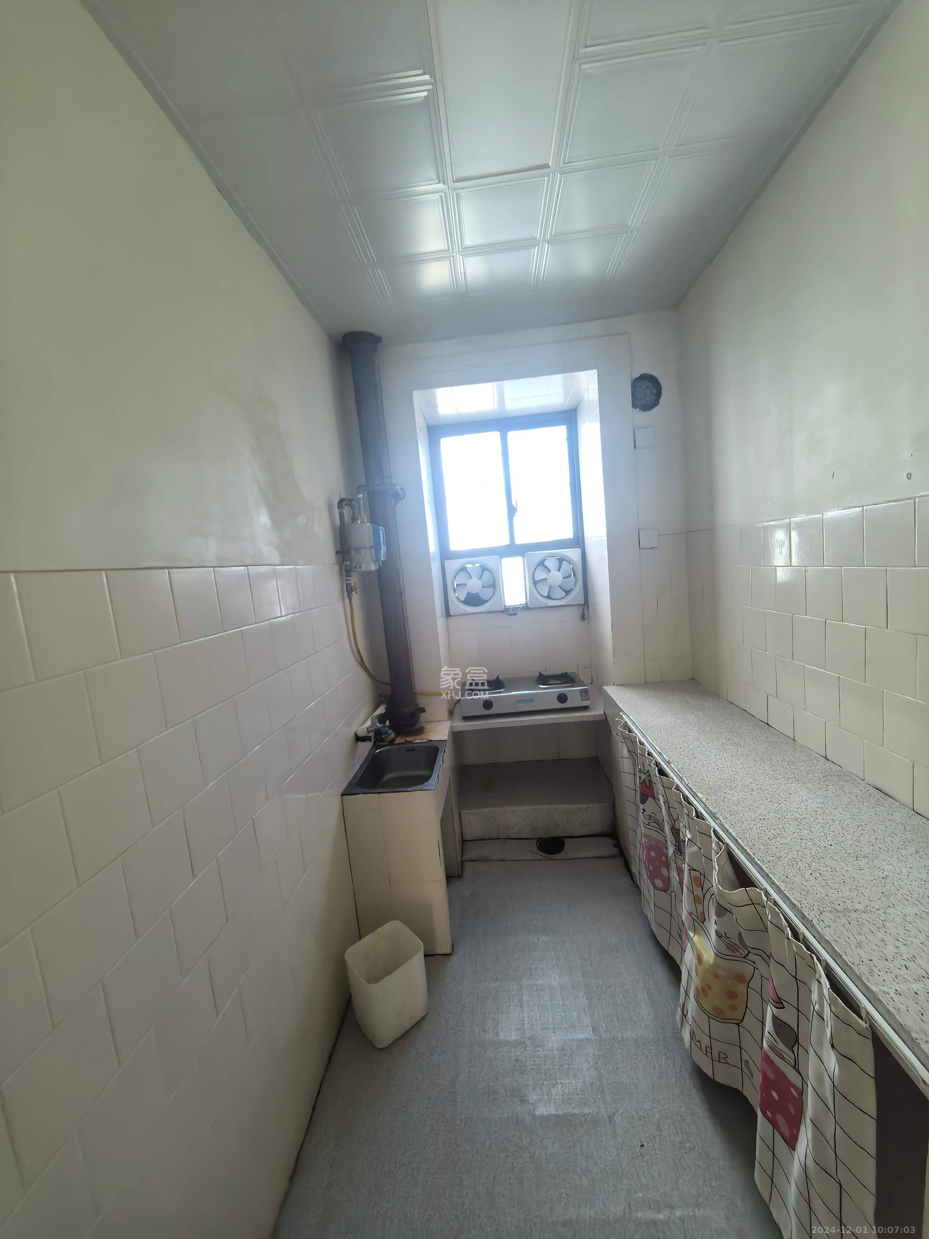 造纸厂宿舍 2室1厅1卫 2100.0元/月 造纸厂宿舍 2室1厅1卫 2100.0元/月室内图