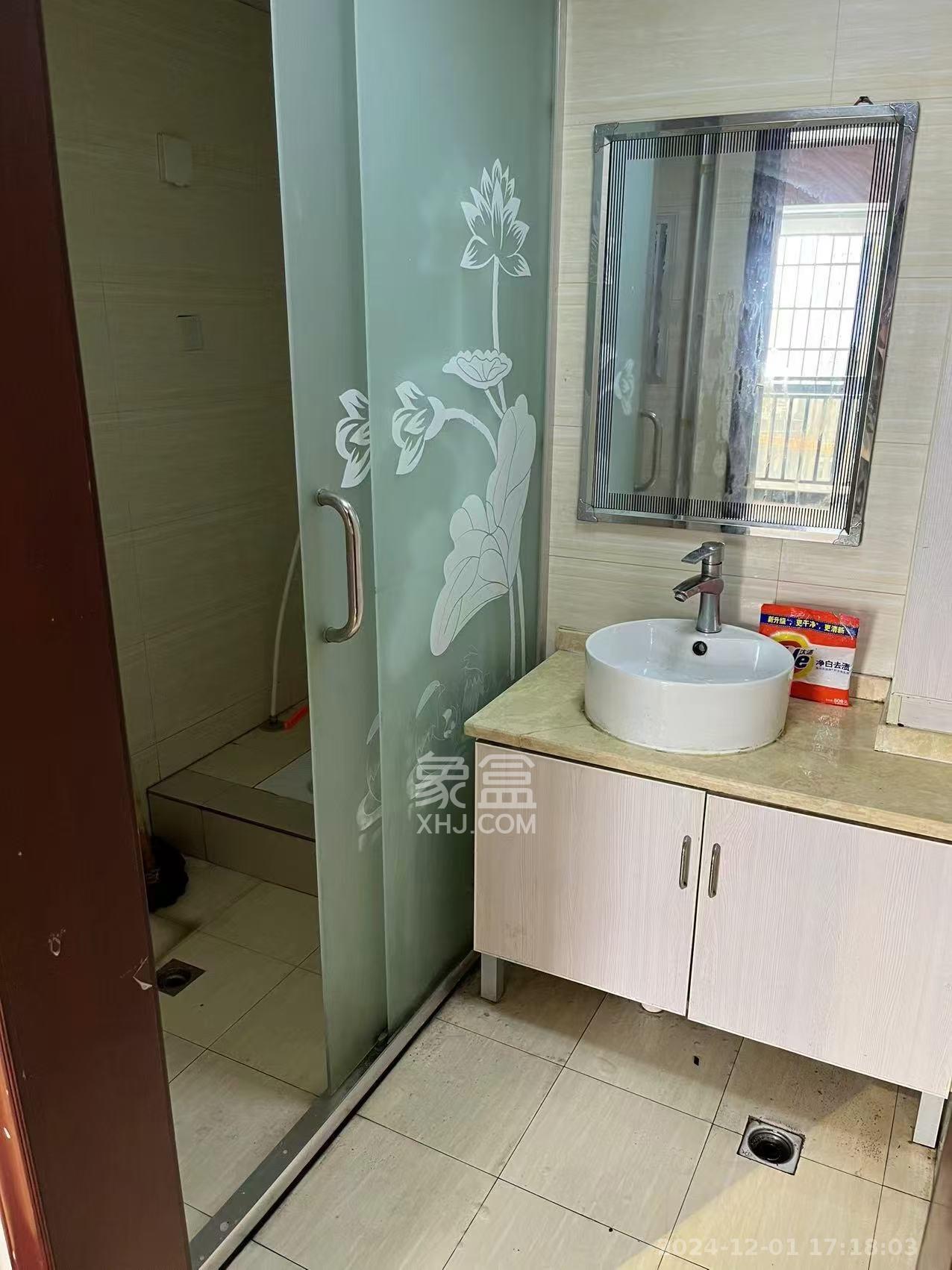 东方芙蓉  2室2厅1卫   2200.00元/月室内图