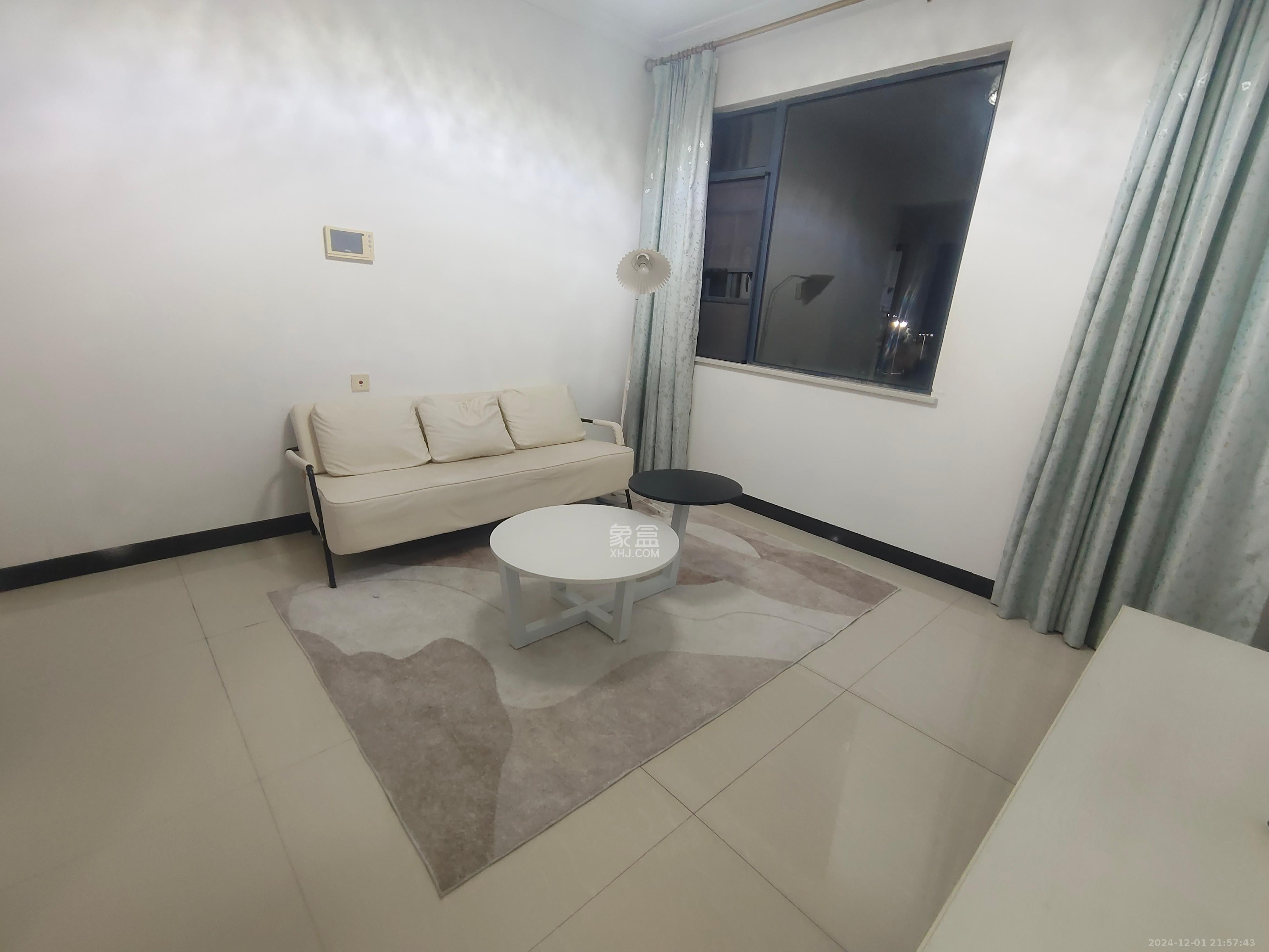 秀峰景园(领秀峰) 2室2厅1卫 1600.0元/月 秀峰景园(领秀峰) 2室2厅1卫 1600.0元/月室内图