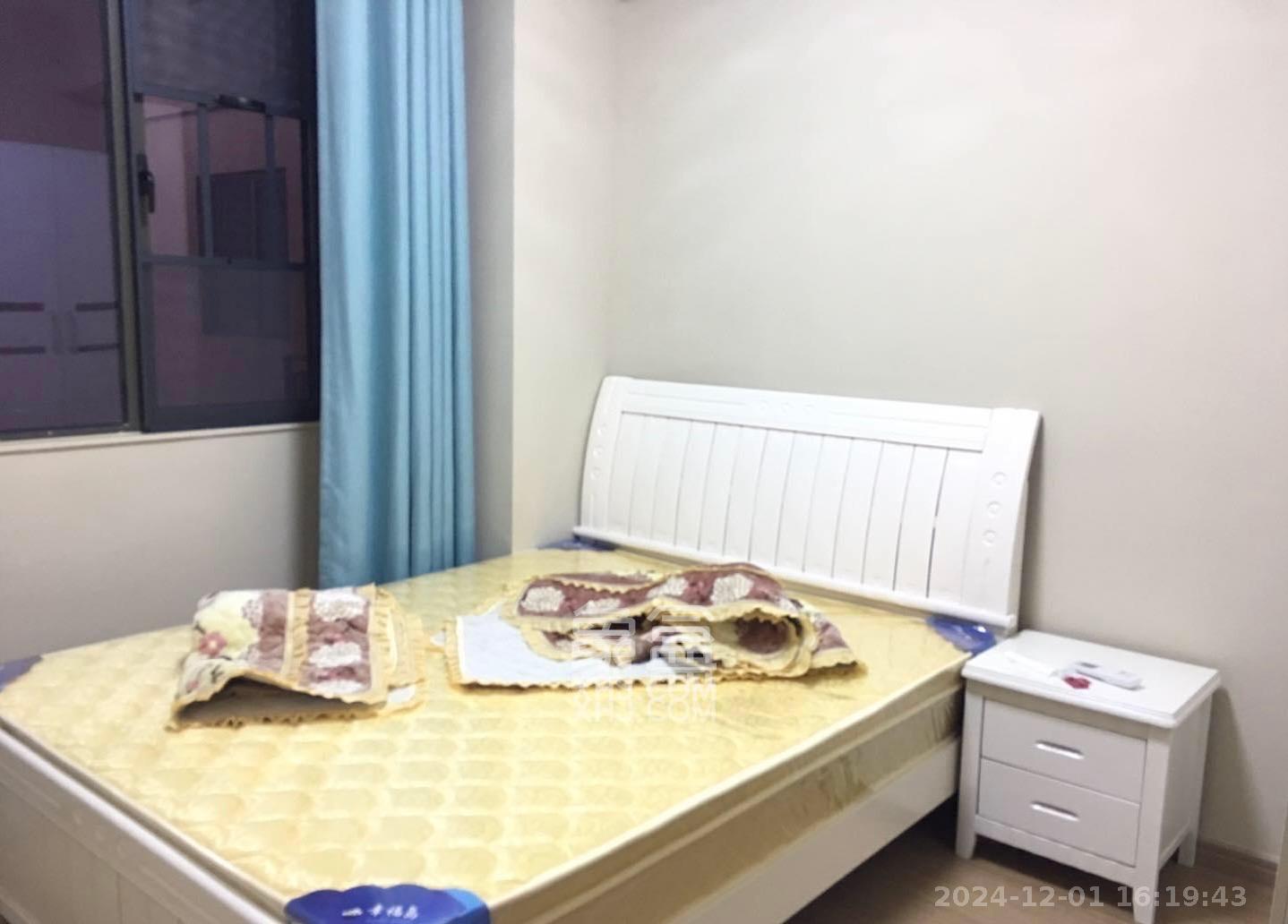 麓谷小镇  3室2厅1卫    2100.0元/月室内图