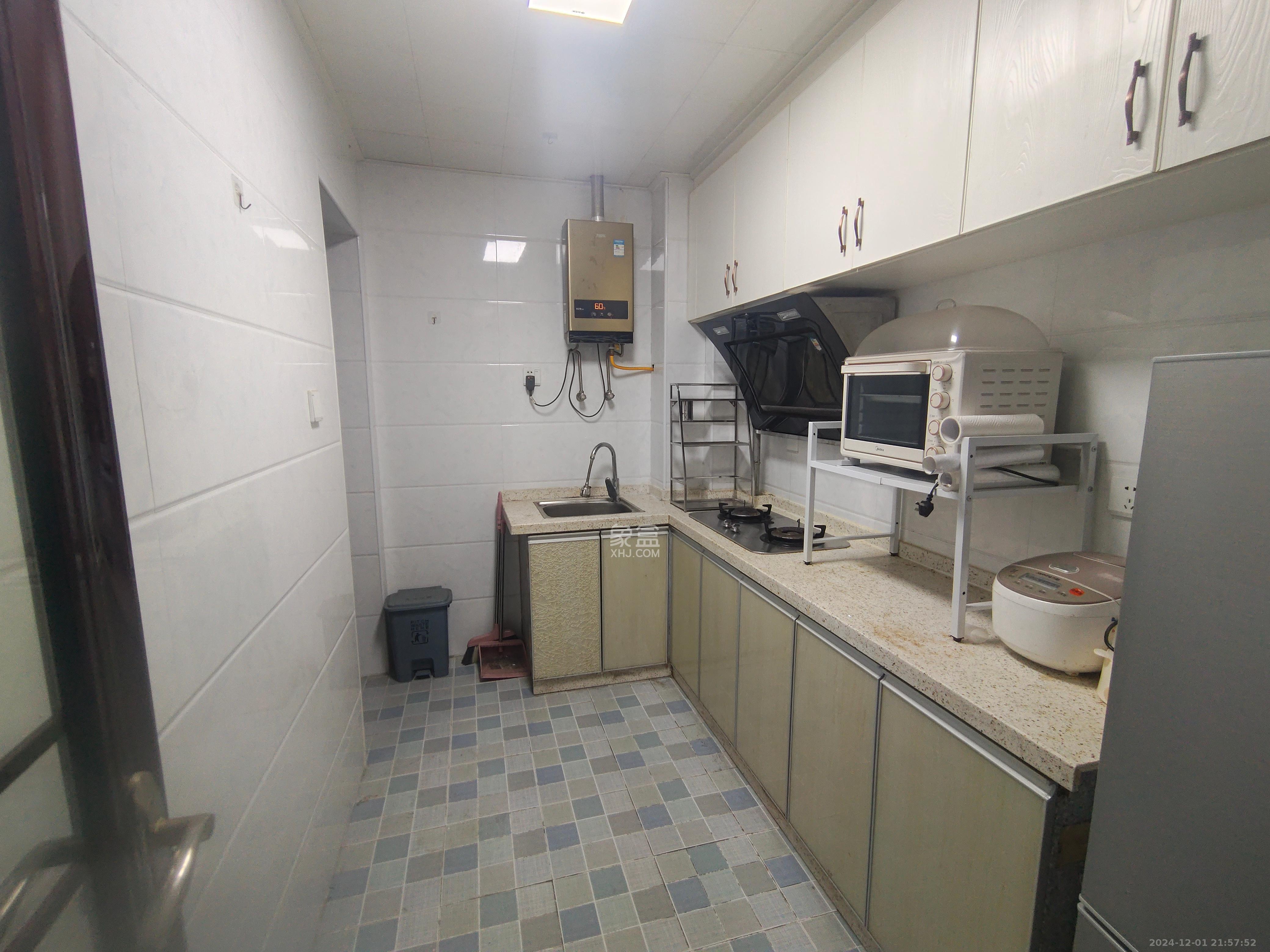 秀峰景园(领秀峰) 2室2厅1卫 1600.0元/月 秀峰景园(领秀峰) 2室2厅1卫 1600.0元/月室内图