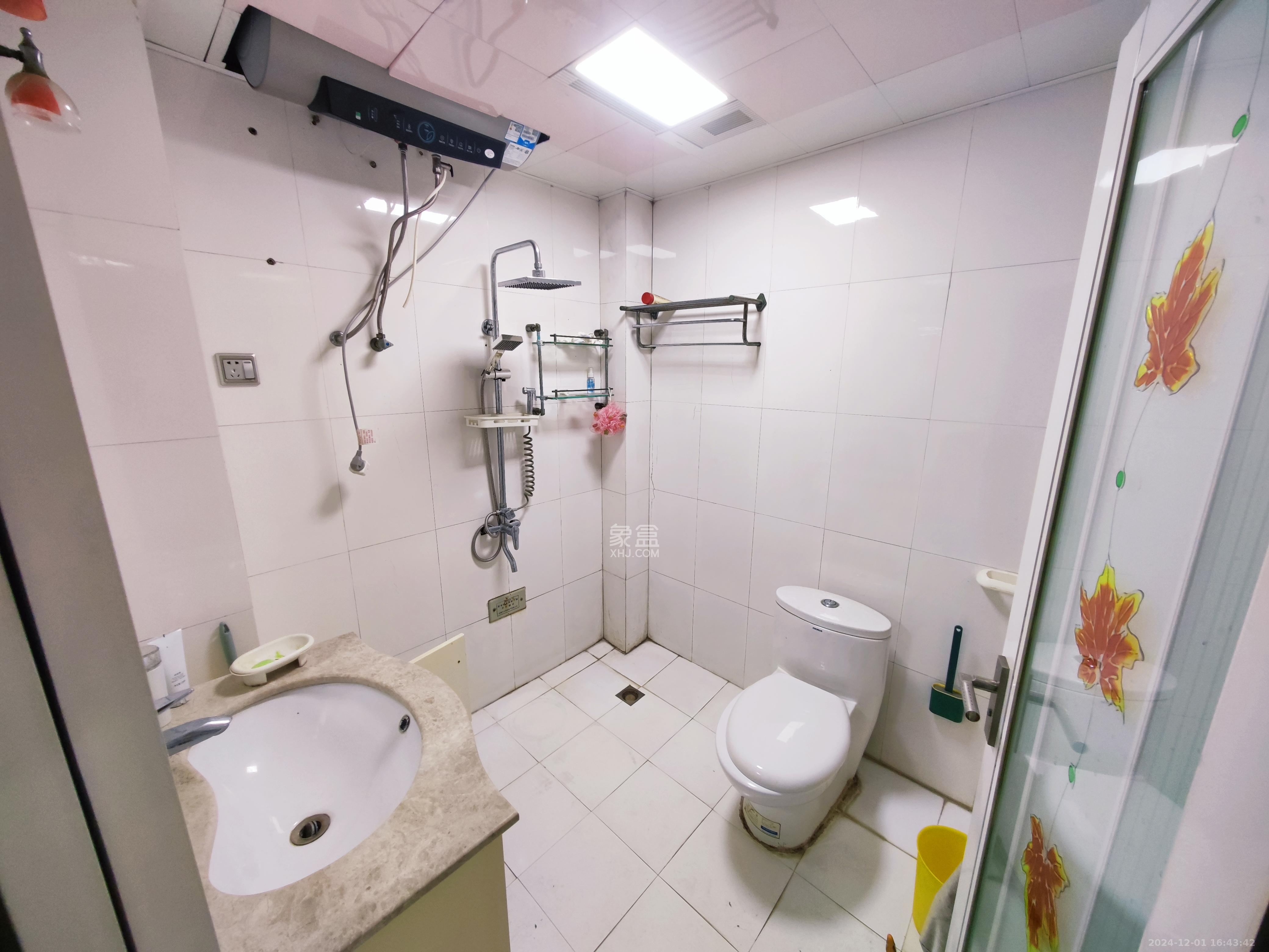 景香苑 3室2厅2卫 2200.0元/月 景香苑 3室2厅2卫 2200.0元/月室内图