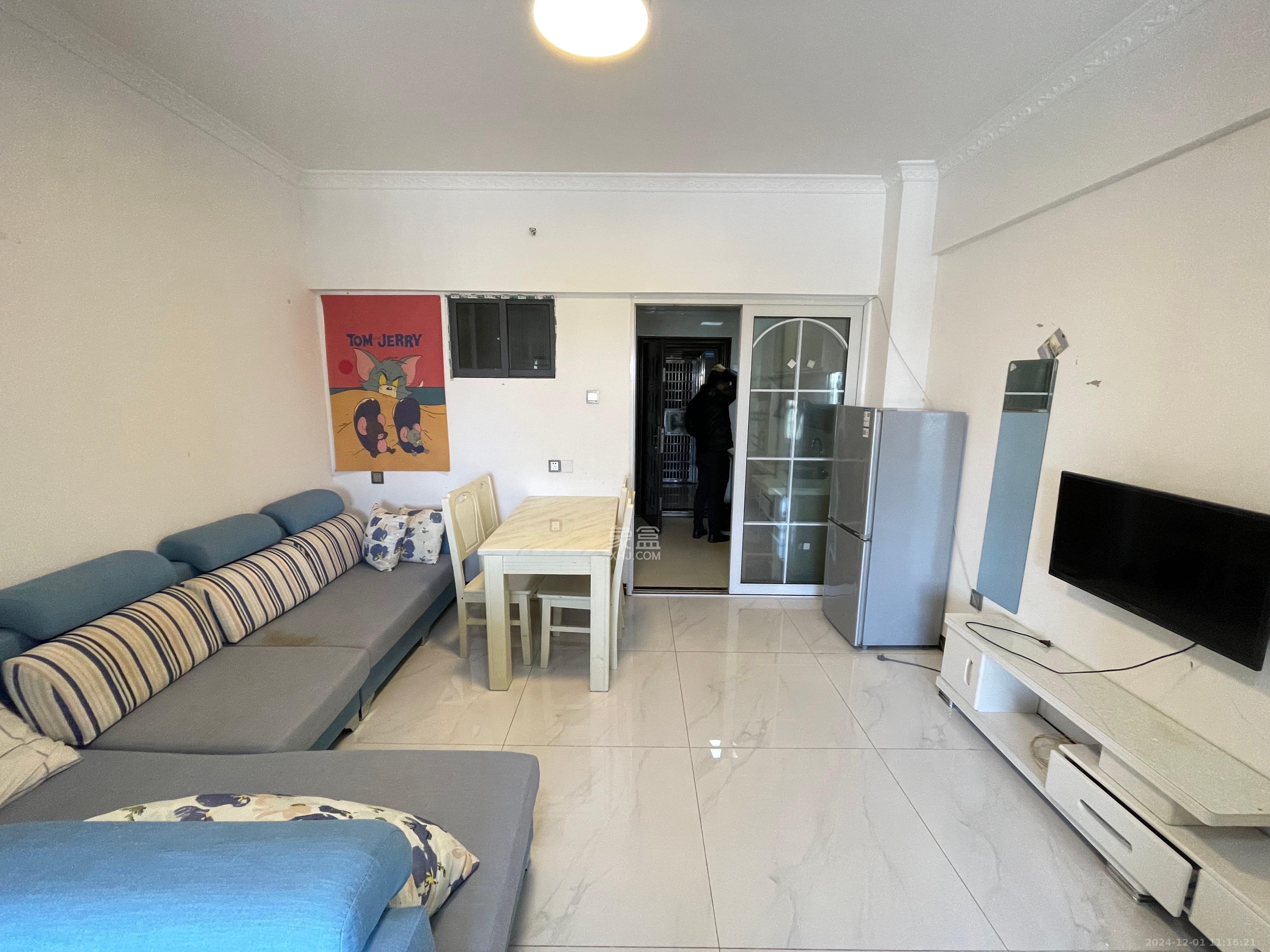 世纪桃花苑  1室2厅1卫    1400.0元/月 世纪桃花苑  1室2厅1卫    1400.0元/月室内图