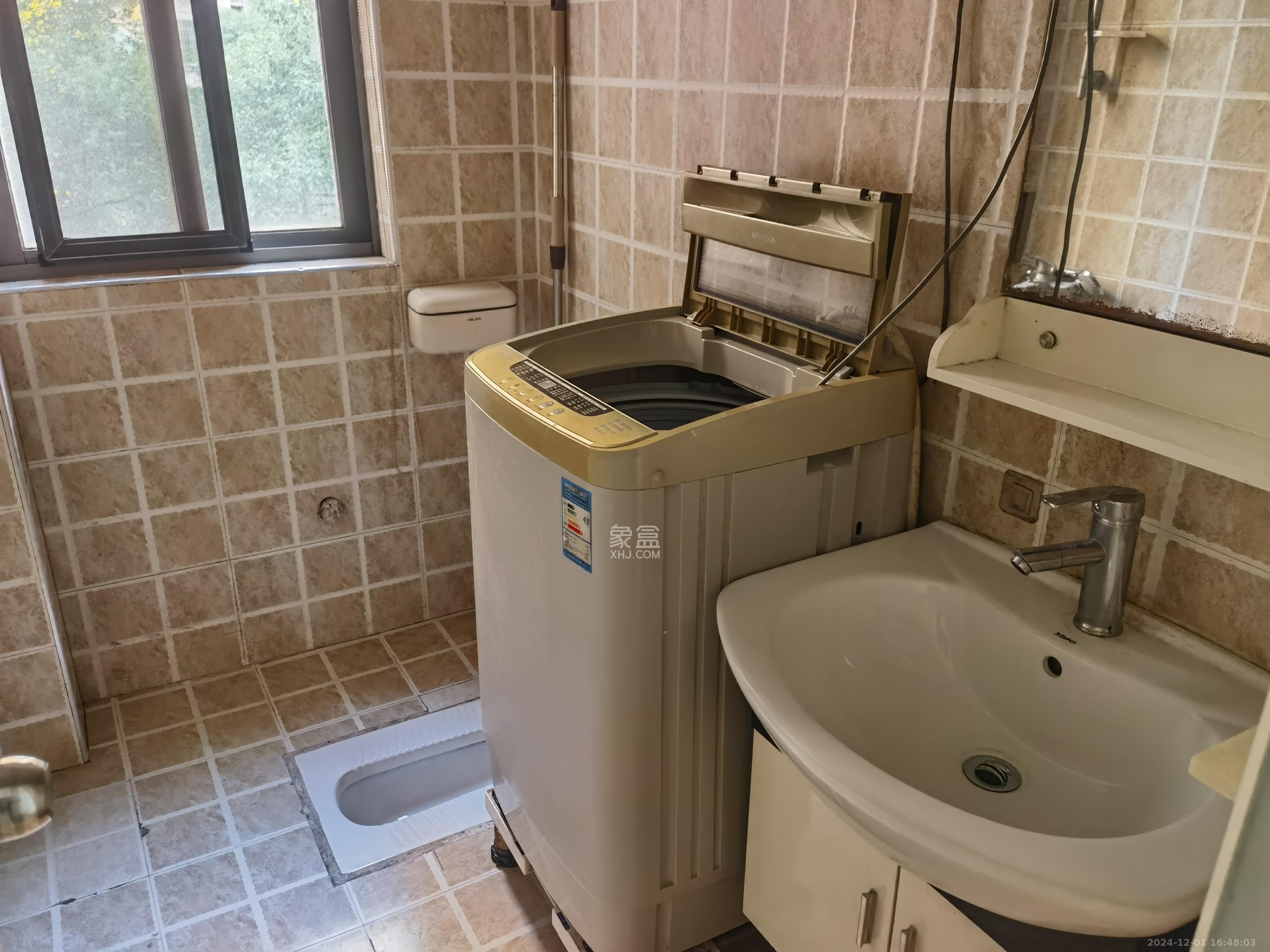 上海城小区  1室1厅1卫    1500.0元/月室内图