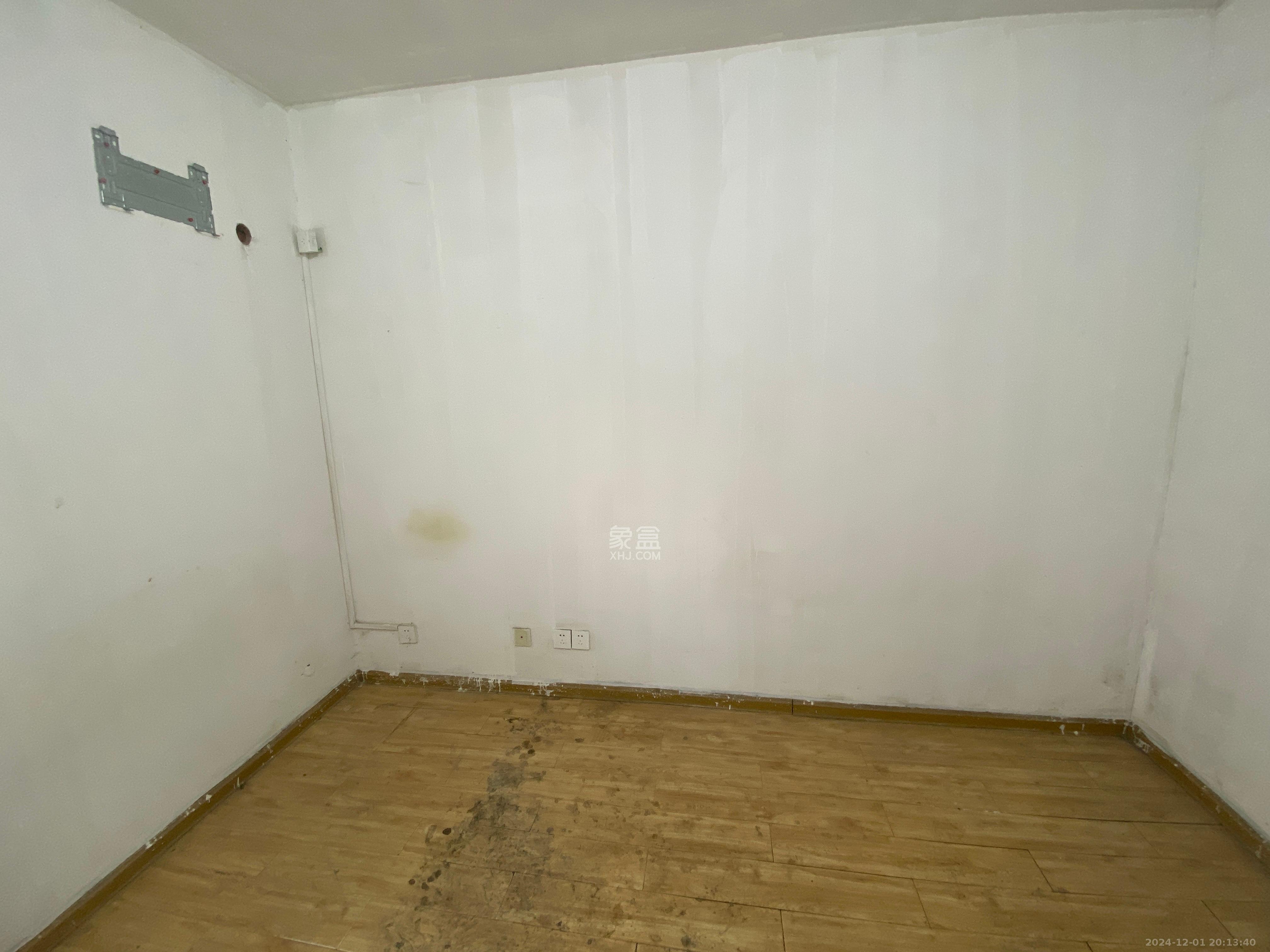 水映青山 6室2厅2卫 2200.0元/月 水映青山 6室2厅2卫 2200.0元/月室内图