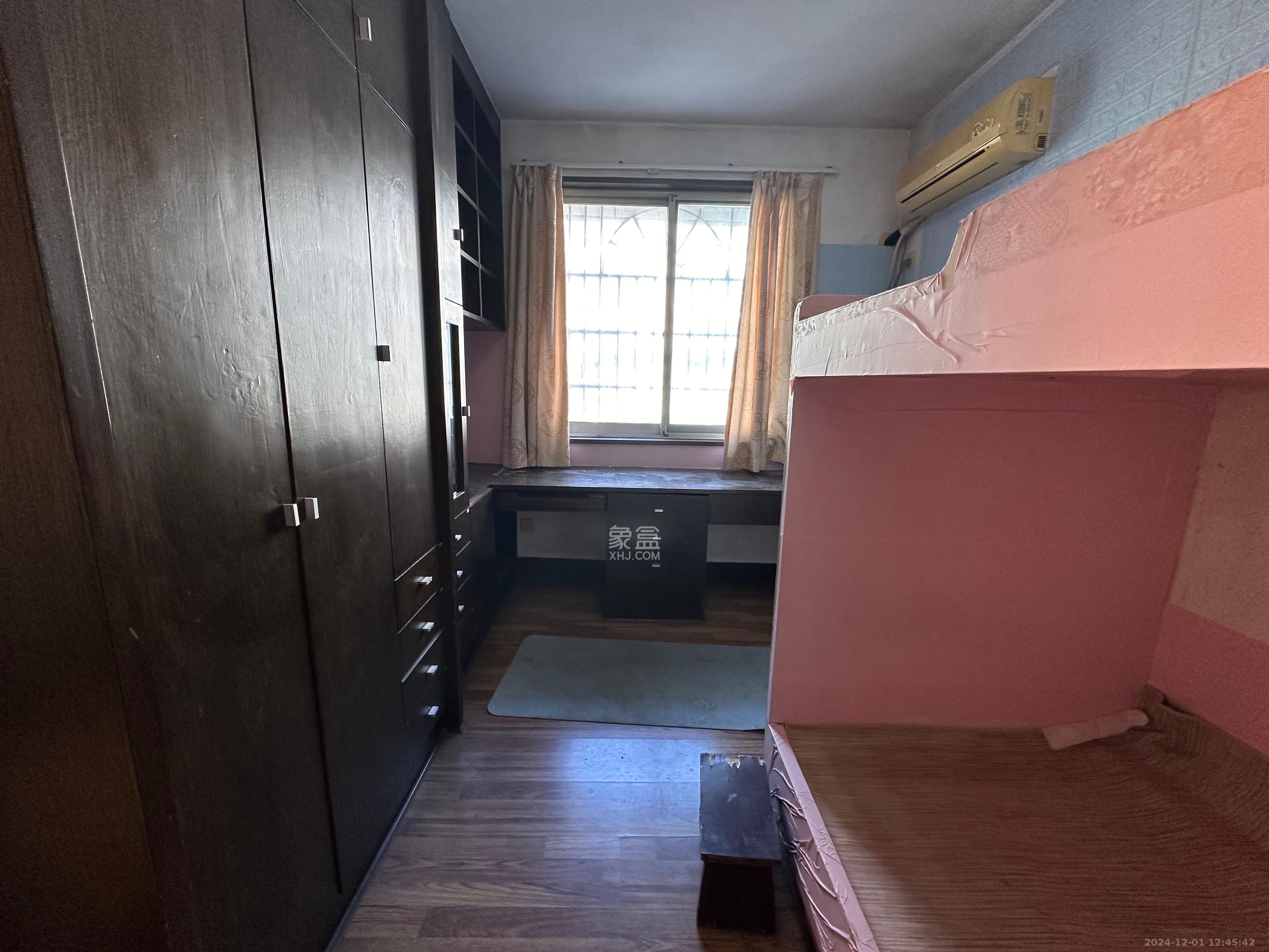 四方小区 3室2厅1卫 1600.0元/月 四方小区 3室2厅1卫 1600.0元/月室内图