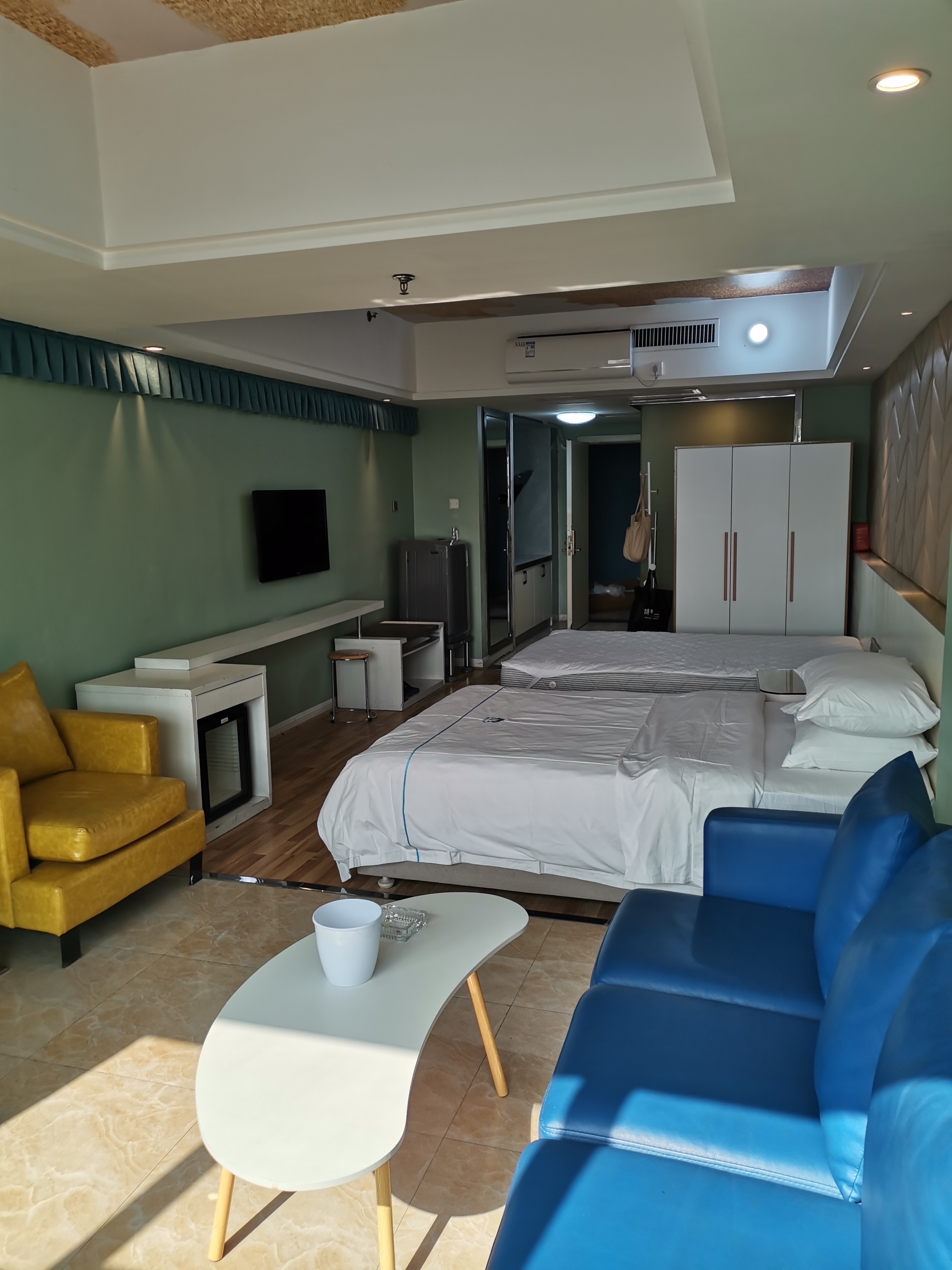 财智公馆大厦(瑞士国际酒店) 1室1厅1卫 22.0万 财智公馆大厦(瑞士国际酒店) 1室1厅1卫 22.0万客厅