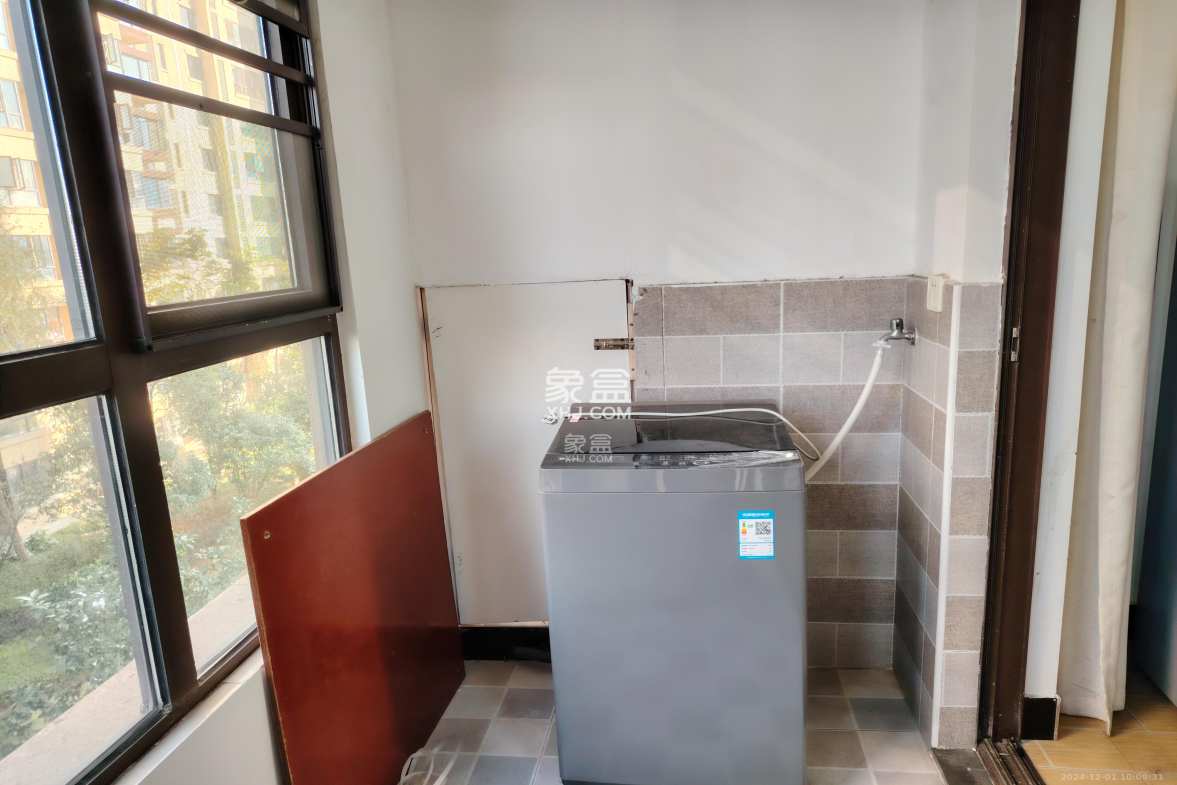 山语城三期  1室2厅1卫    2400.0元/月 山语城三期  1室2厅1卫    2400.0元/月室内图