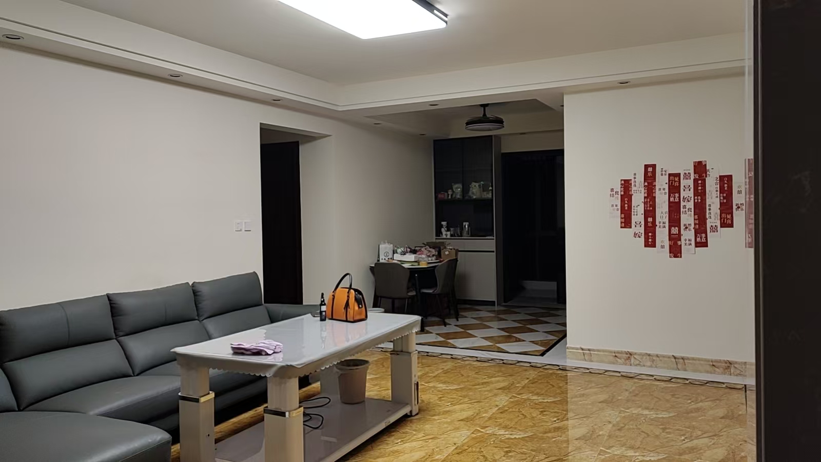 碧桂园豪园-二期 4室2厅2卫 2200.0元/月 碧桂园豪园-二期 4室2厅2卫 2200.0元/月室内图