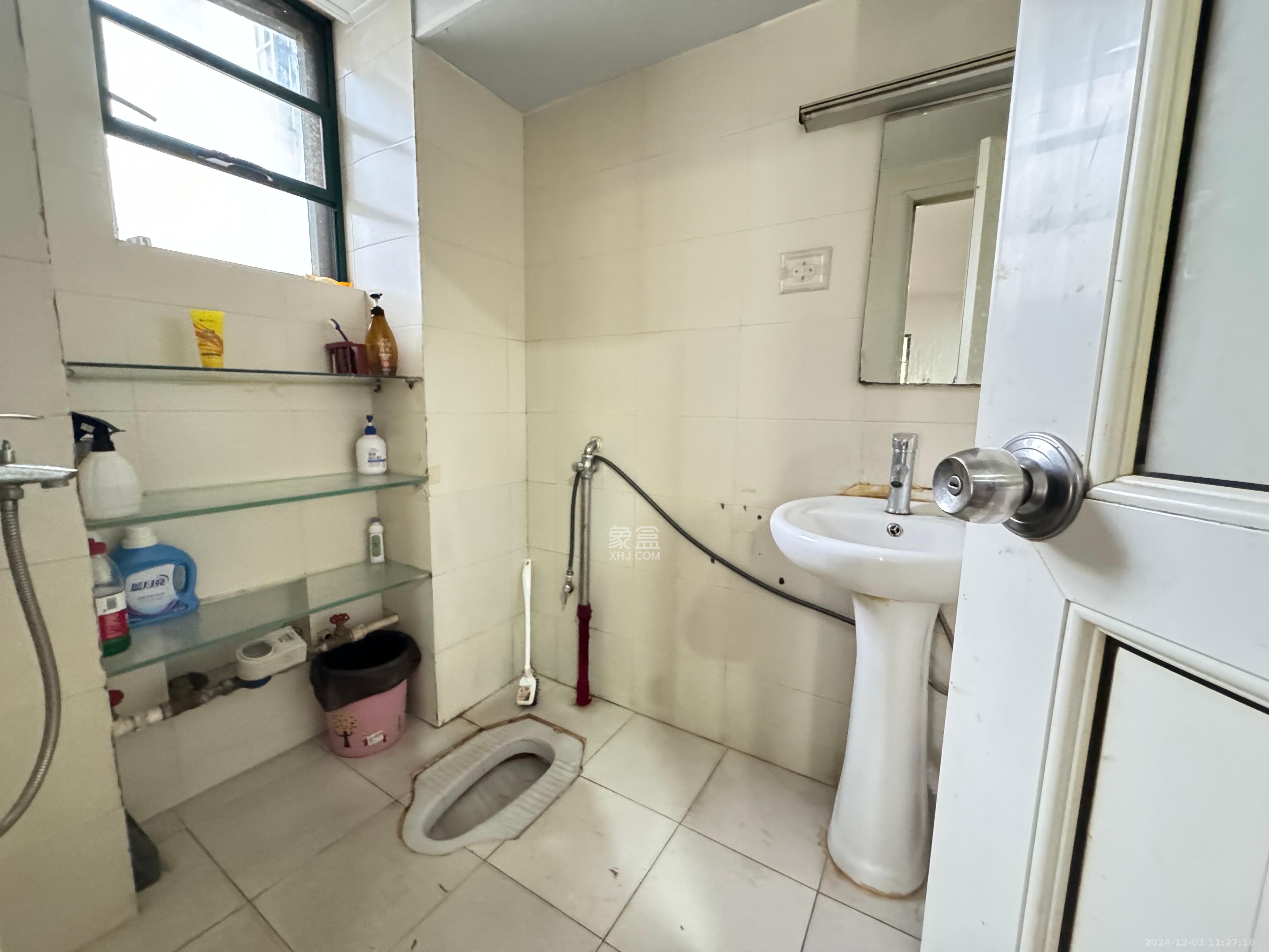 中国铝业单位宿舍 3室1厅1卫 3000.0元/月 中国铝业单位宿舍 3室1厅1卫 3000.0元/月室内图