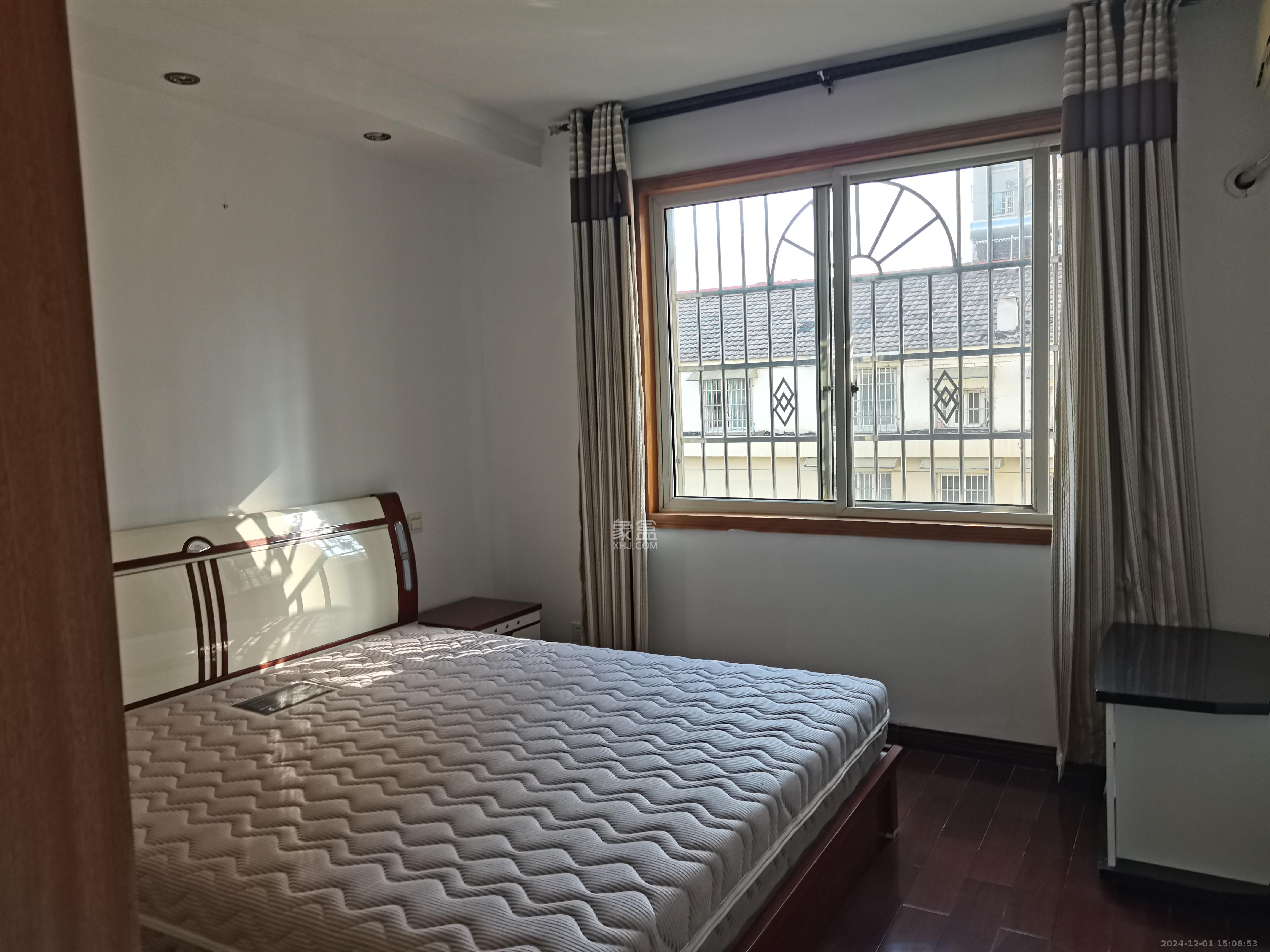 富绿新村  3室2厅1卫   1900.00元/月室内图
