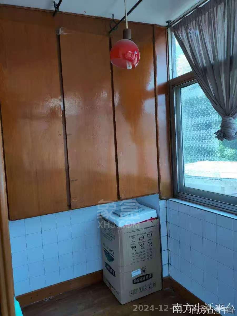 迎新一村  1室2厅1卫    550.0元/月 迎新一村  1室2厅1卫    550.0元/月室内图