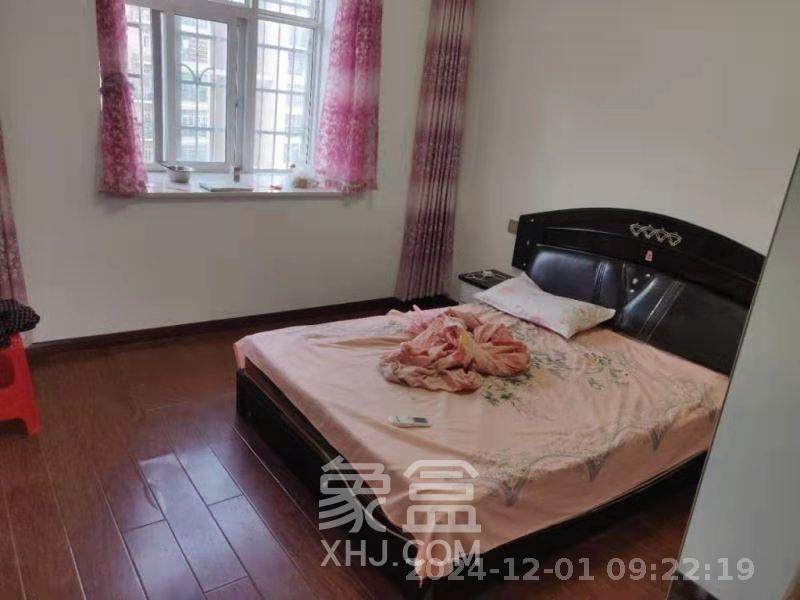 洋湖景园  3室2厅2卫    2900.0元/月室内图