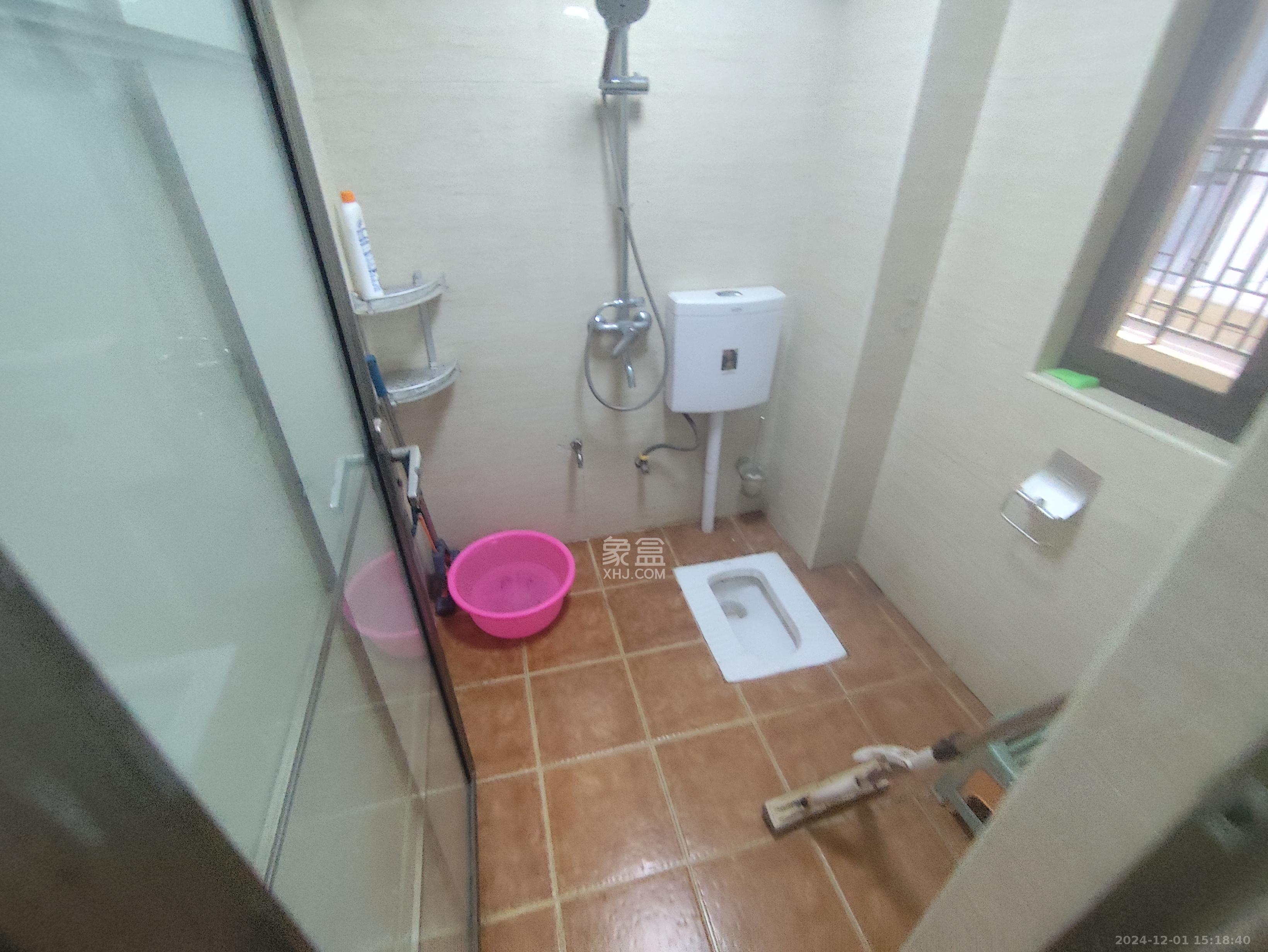 绿地之窗  2室1厅1卫   1900.00元/月室内图