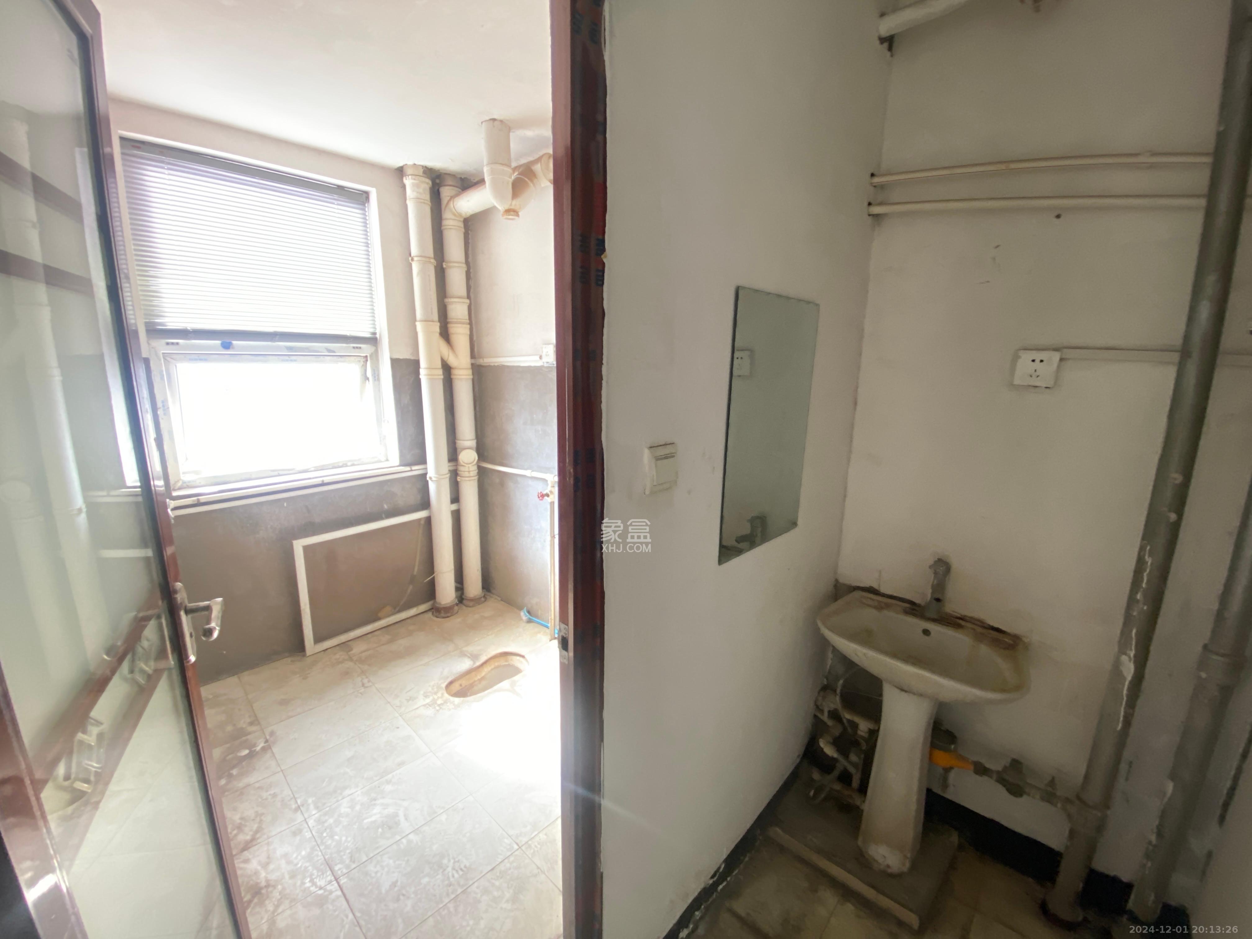 水映青山 6室2厅2卫 2200.0元/月 水映青山 6室2厅2卫 2200.0元/月室内图