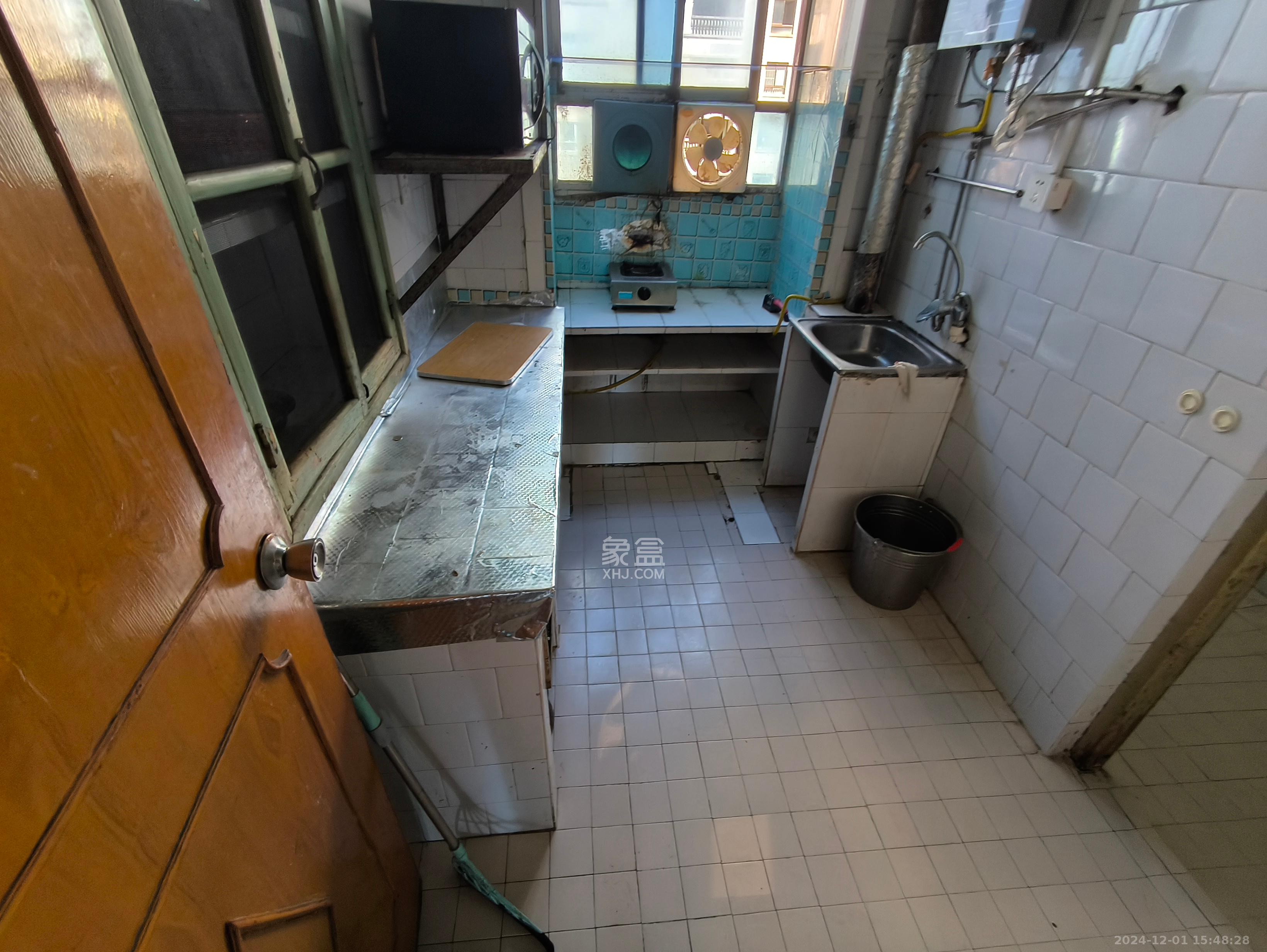 化油器厂宿舍 2室1厅1卫 1500.0元/月 化油器厂宿舍 2室1厅1卫 1500.0元/月室内图