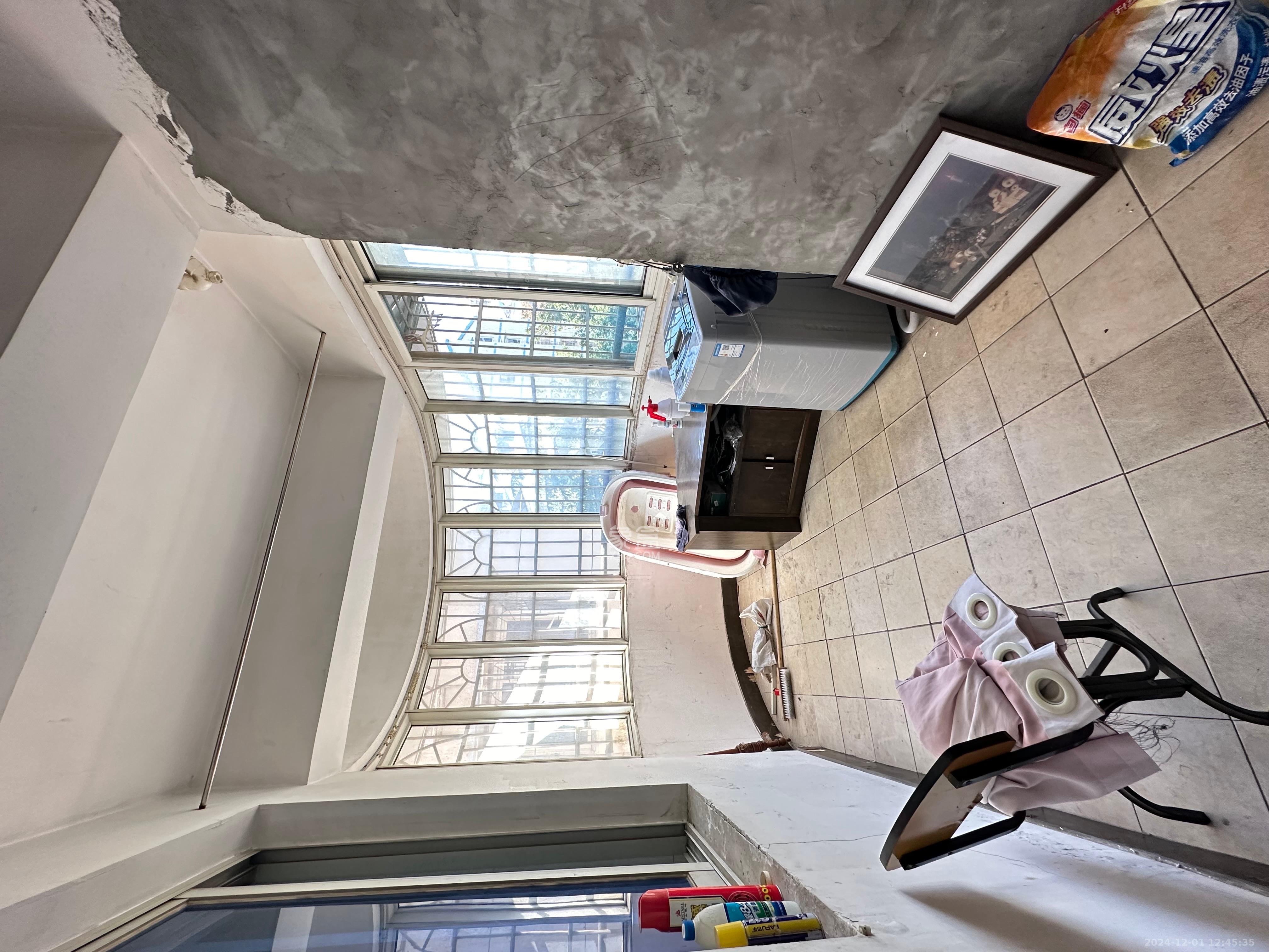 四方小区 3室2厅1卫 1600.0元/月 四方小区 3室2厅1卫 1600.0元/月室内图