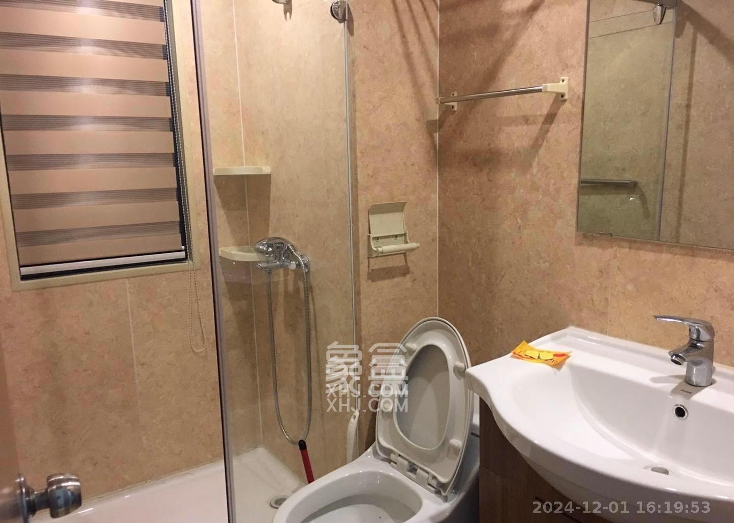 麓谷小镇  3室2厅1卫    2100.0元/月室内图