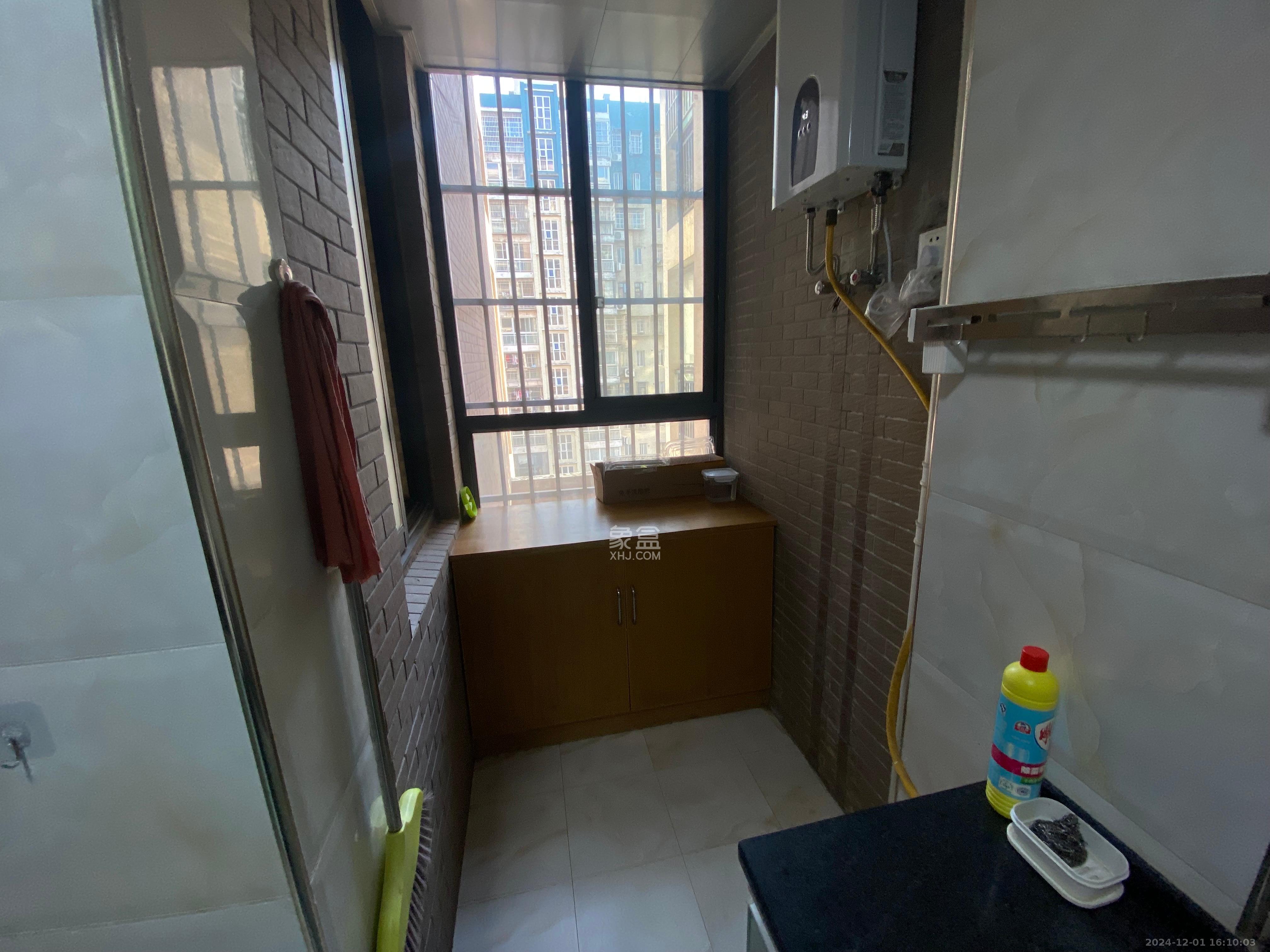 凯姆国际 1室2厅1卫 2200.0元/月 凯姆国际 1室2厅1卫 2200.0元/月室内图