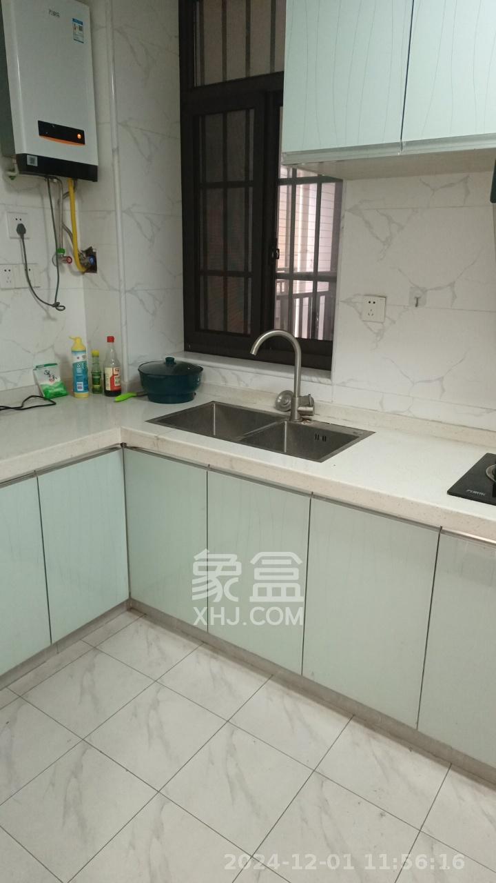 绿地香树花城  3室2厅1卫   1700.00元/月室内图