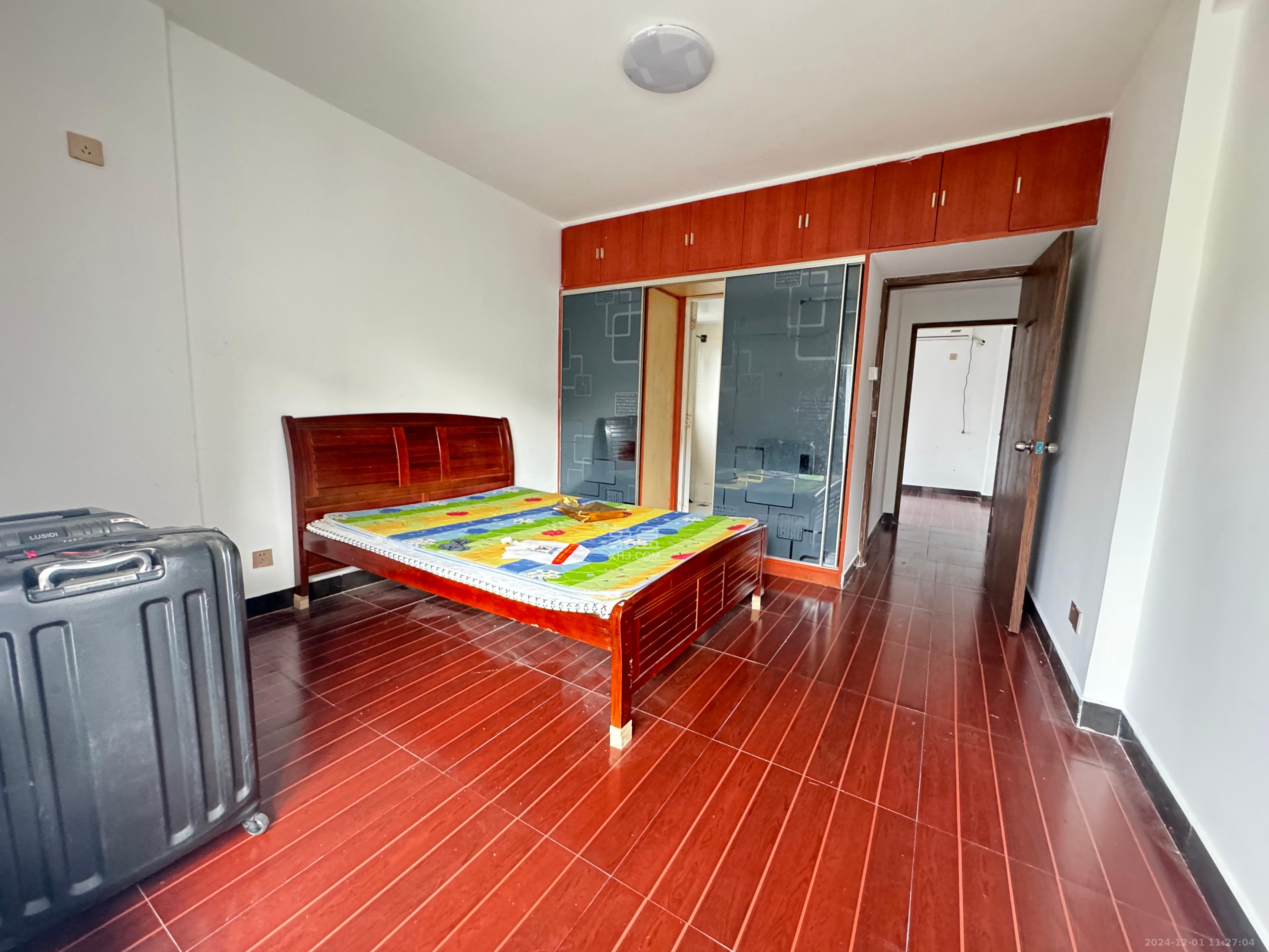 中国铝业单位宿舍 3室1厅1卫 3000.0元/月 中国铝业单位宿舍 3室1厅1卫 3000.0元/月室内图