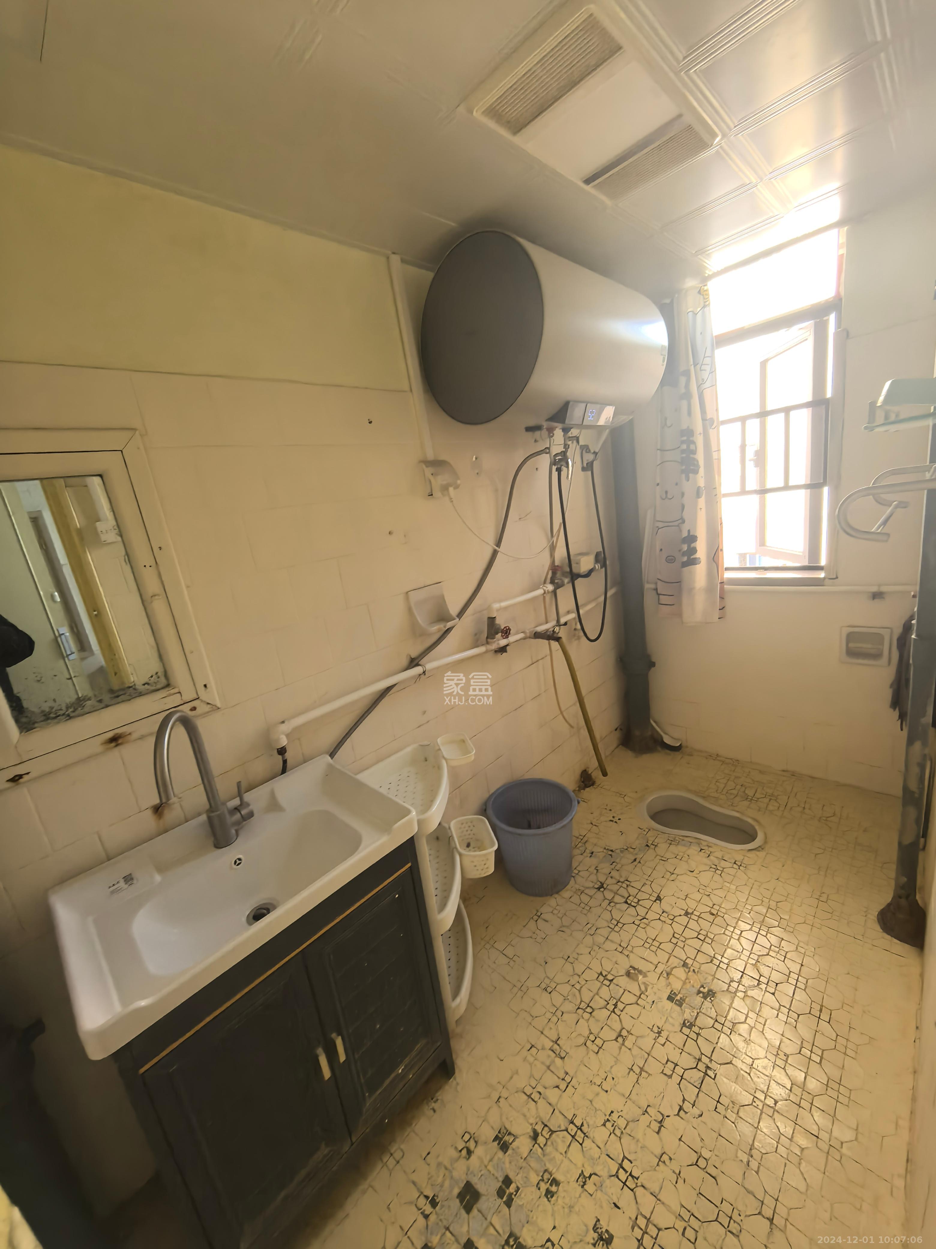 造纸厂宿舍 2室1厅1卫 2100.0元/月 造纸厂宿舍 2室1厅1卫 2100.0元/月室内图