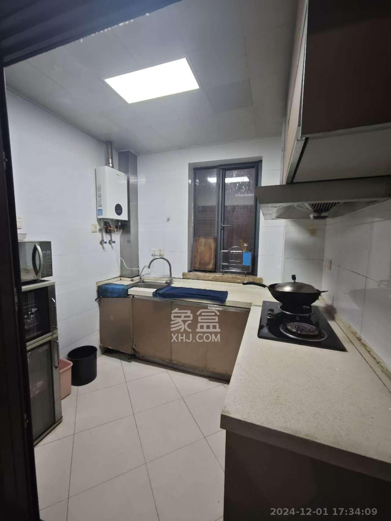 中城丽景香山园 4室2厅2卫 3500.0元/月 中城丽景香山园 4室2厅2卫 3500.0元/月室内图