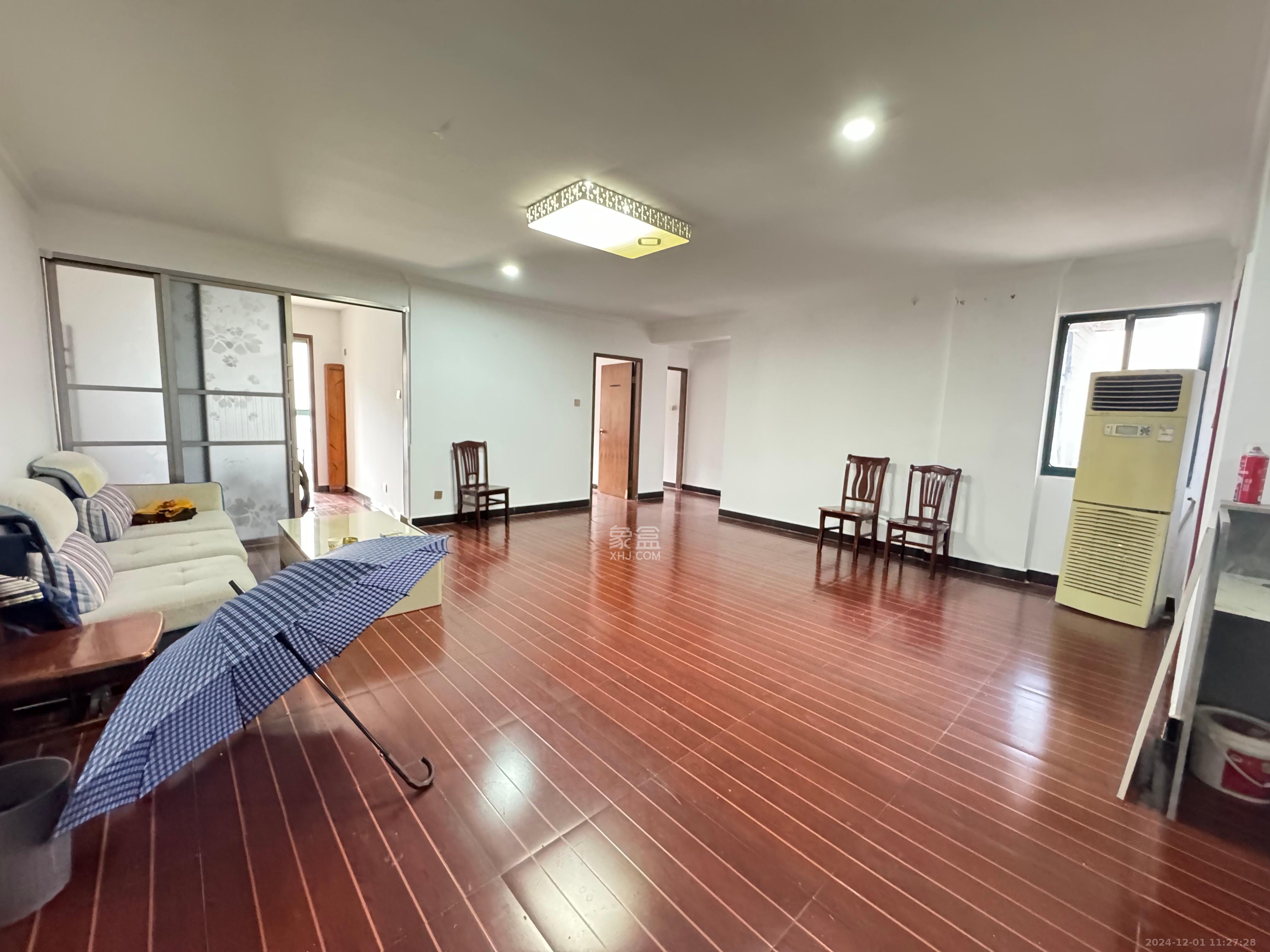 中国铝业单位宿舍 3室1厅1卫 3000.0元/月 中国铝业单位宿舍 3室1厅1卫 3000.0元/月室内图