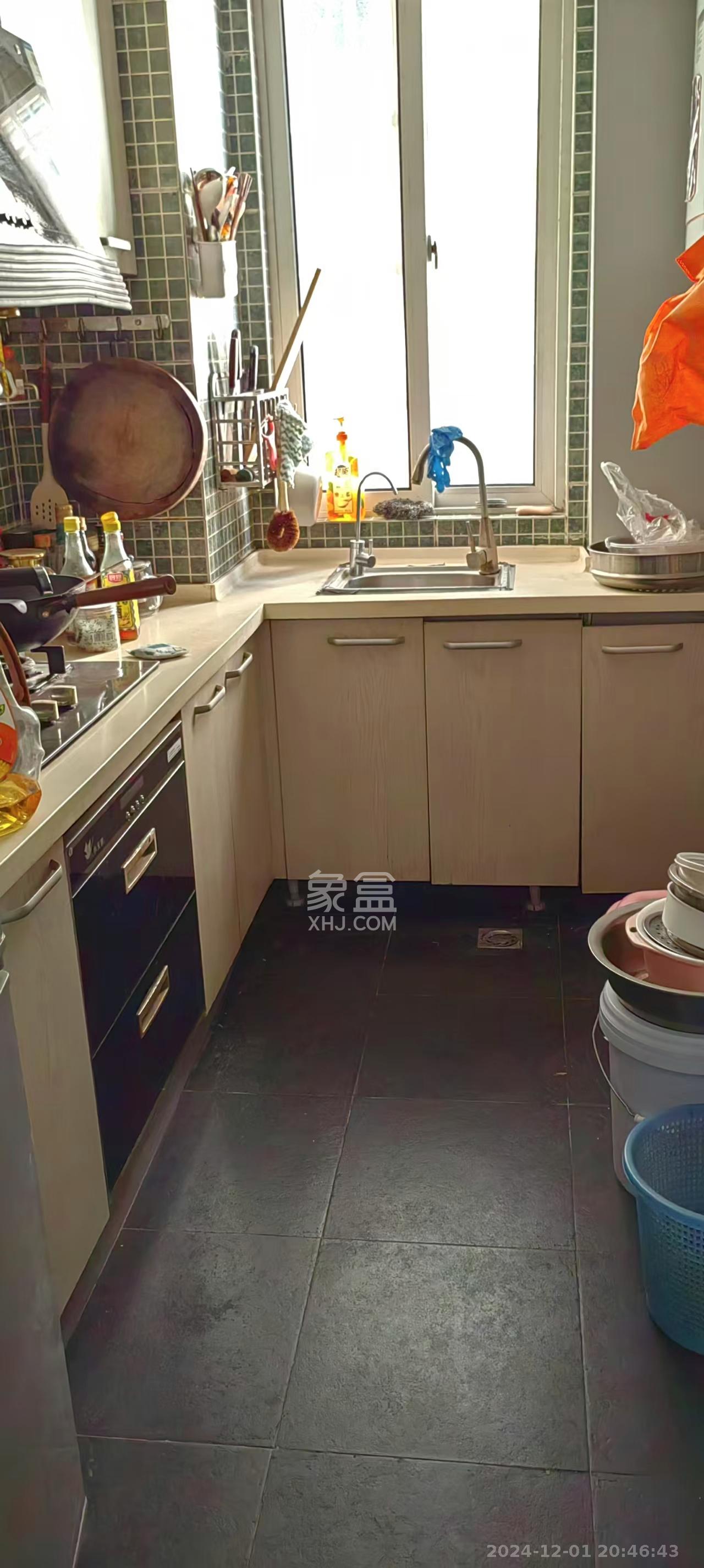 未来蜂巢 1室2厅1卫 1600.0元/月 未来蜂巢 1室2厅1卫 1600.0元/月室内图