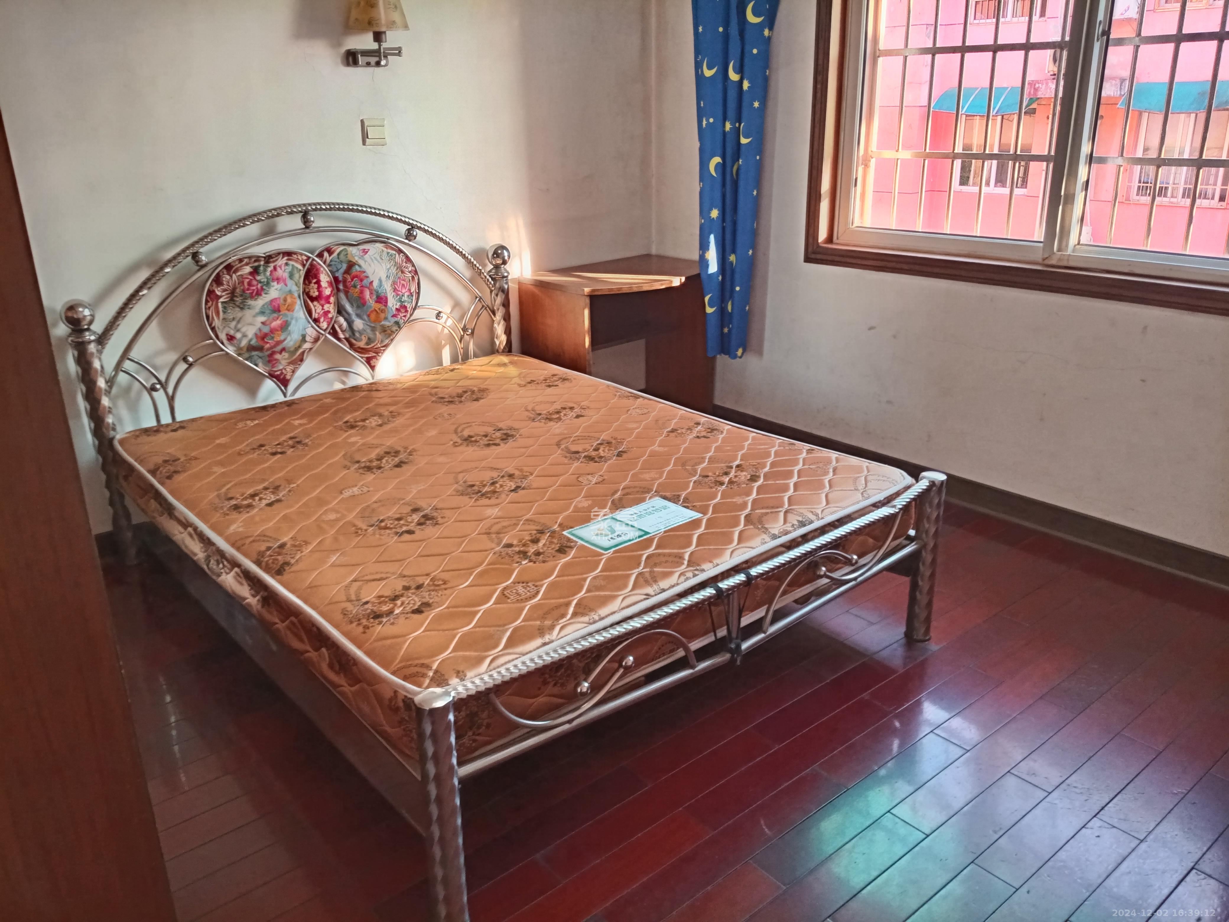 富绿新村  3室2厅2卫   1900.00元/月室内图