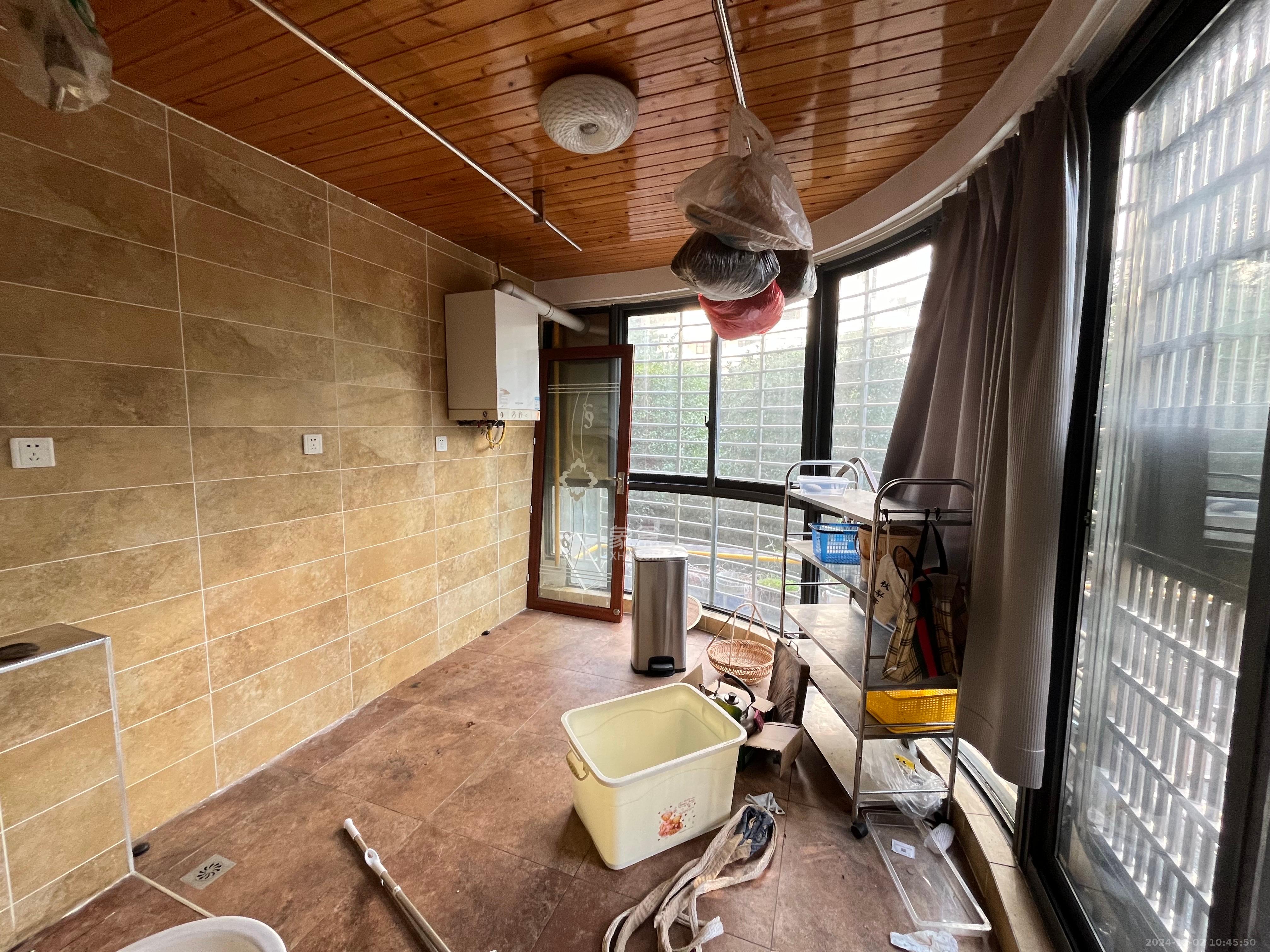 鑫源公寓 4室2厅1卫 5500.0元/月 鑫源公寓 4室2厅1卫 5500.0元/月室内图